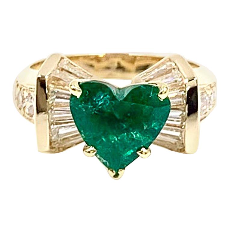 18 Karat Heart Shape Emerald and Diamond Ring For Sale