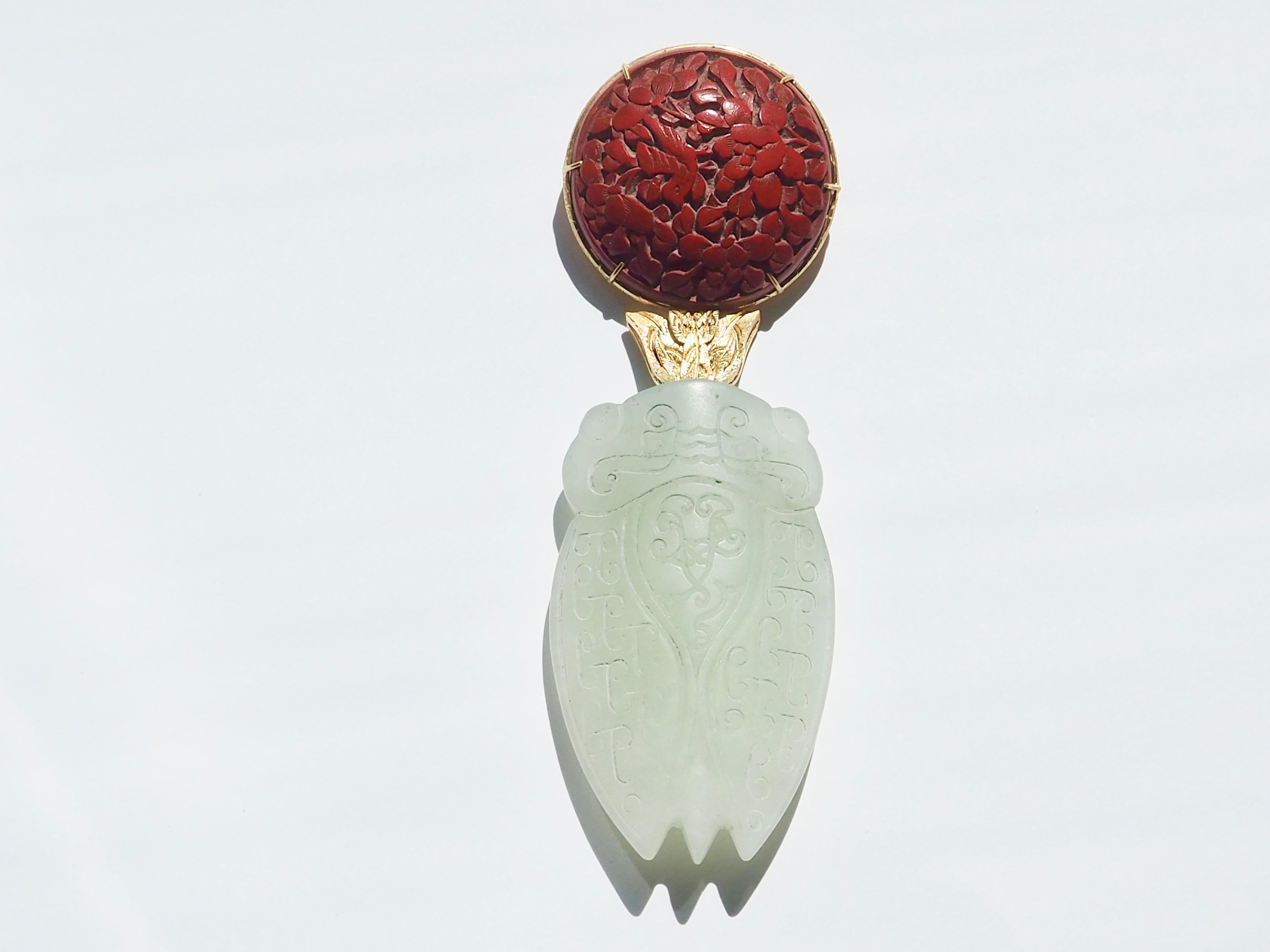 Artist 18 Karat Imperial Jade Fine Carved Lacquer Gold Cicada Pendant For Sale