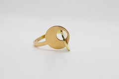 18 Karat Interlocking Circles Architectural Ring