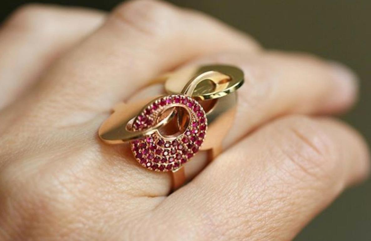 Women's or Men's 18 Karat Interlocking Circles Architectural Ring  For Sale