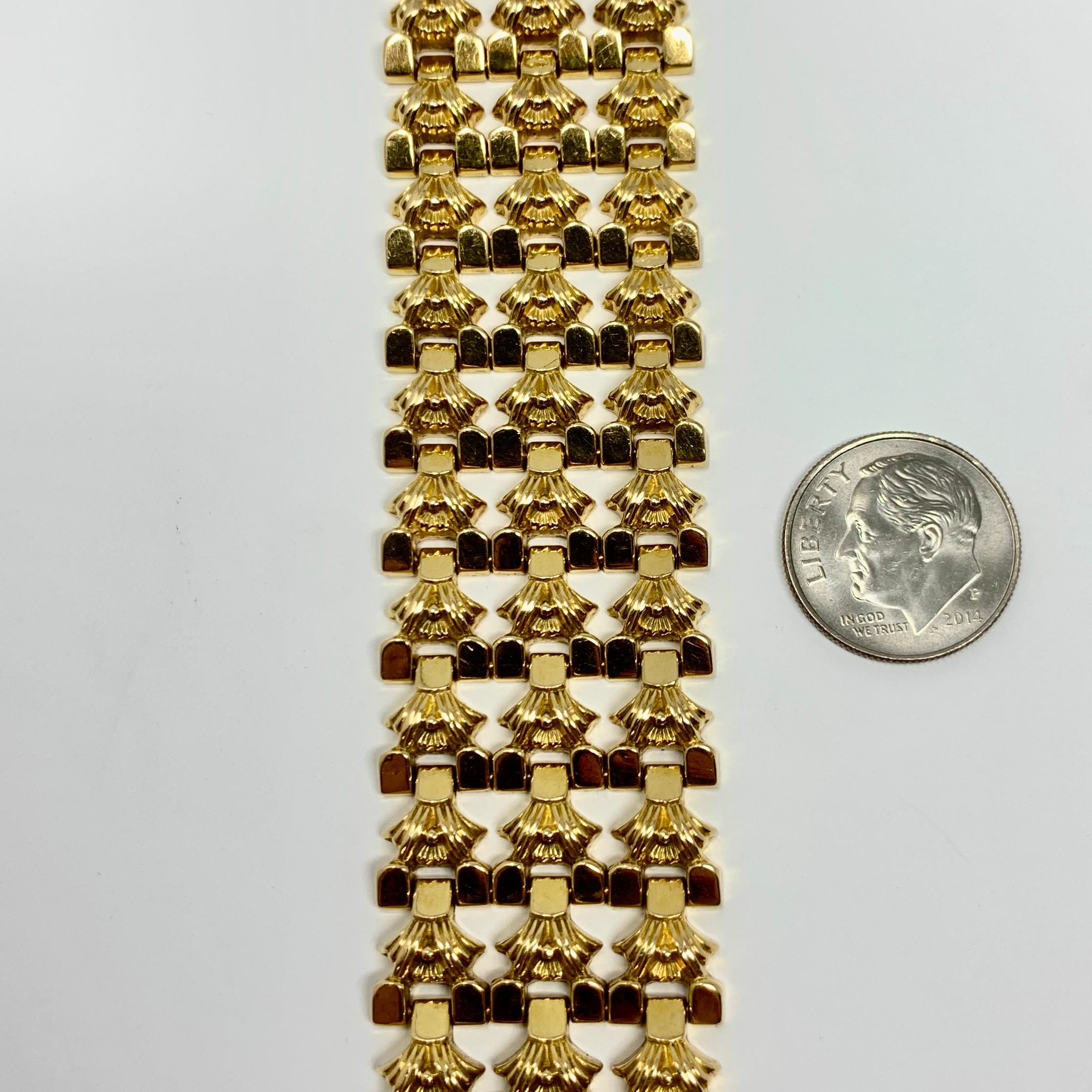 18 Karat Italian Yellow Gold Vintage Fancy Wide Ladies Bracelet In Good Condition In Guilford, CT