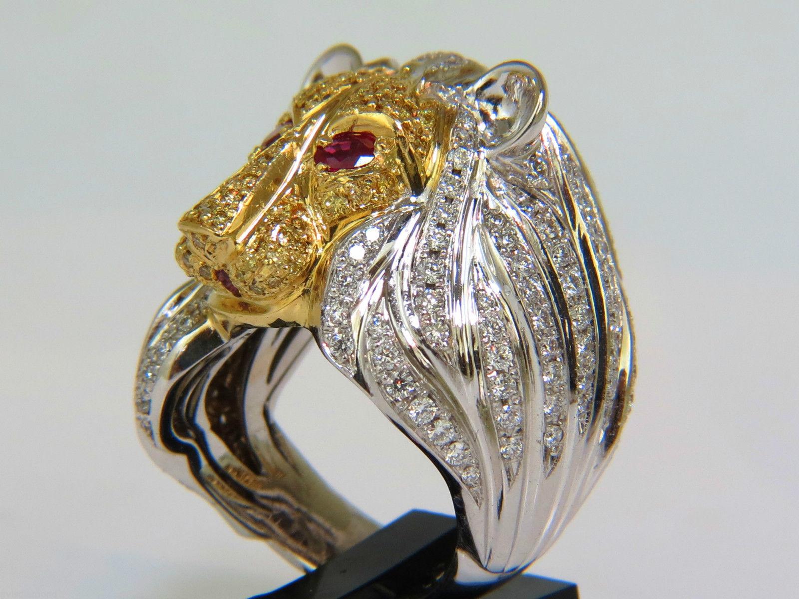 Bague lionne unisexe en or 18 carats avec rubis et gros diamants de 3,40 carats, Italie en vente 2