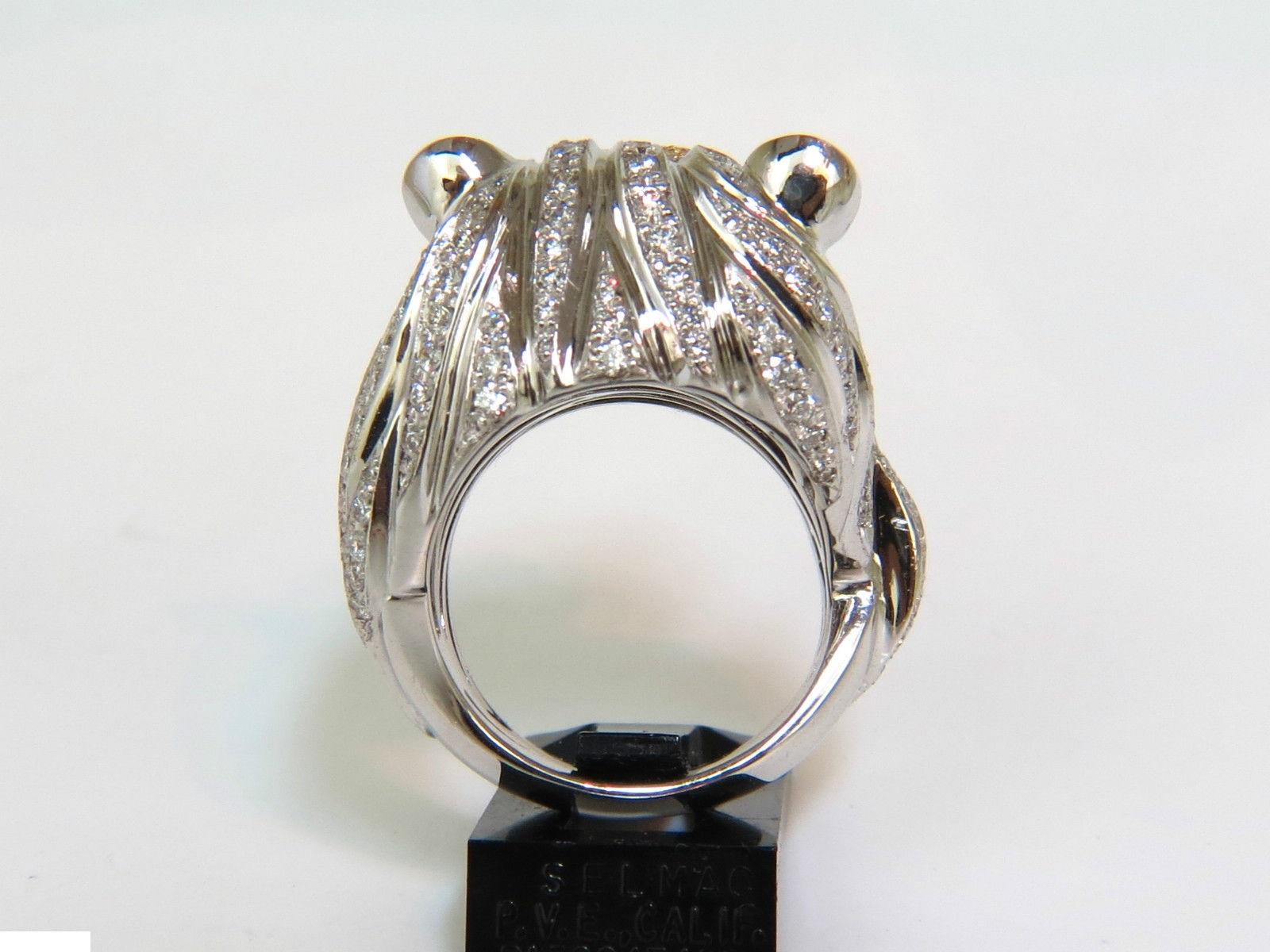 18 Karat Italy Unisex Huge 3.40 Carat Diamonds Ruby Lioness Ring 18 Karat For Sale 2