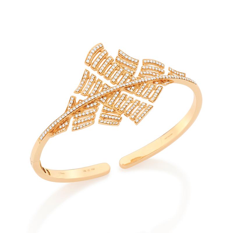 Contemporary 18 Karat Labyrinth Pink Gold Bracelet/Bangle with Vs-Gh Diamonds For Sale
