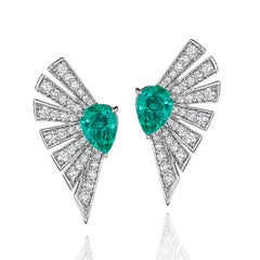 18 Karat Labyrinth White Gold Earring with Vs-Gh Diamonds and Green Emerald