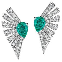 18 Karat Labyrinth White Gold Earring with Vs-Gh Diamonds and Green Emerald