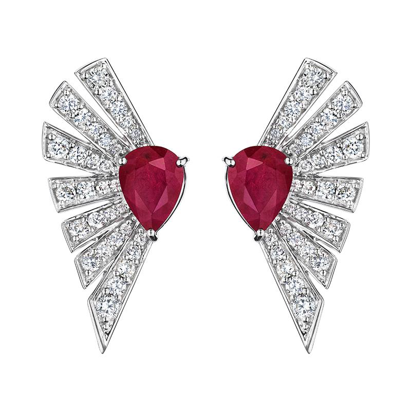 Inspiriert von den faszinierenden Gartenlabyrinthen der Renaissance, verbindet die Labyrinth-Kollektion kostbare Edelsteine mit Diamanten, gefasst in 18 Karat Gold