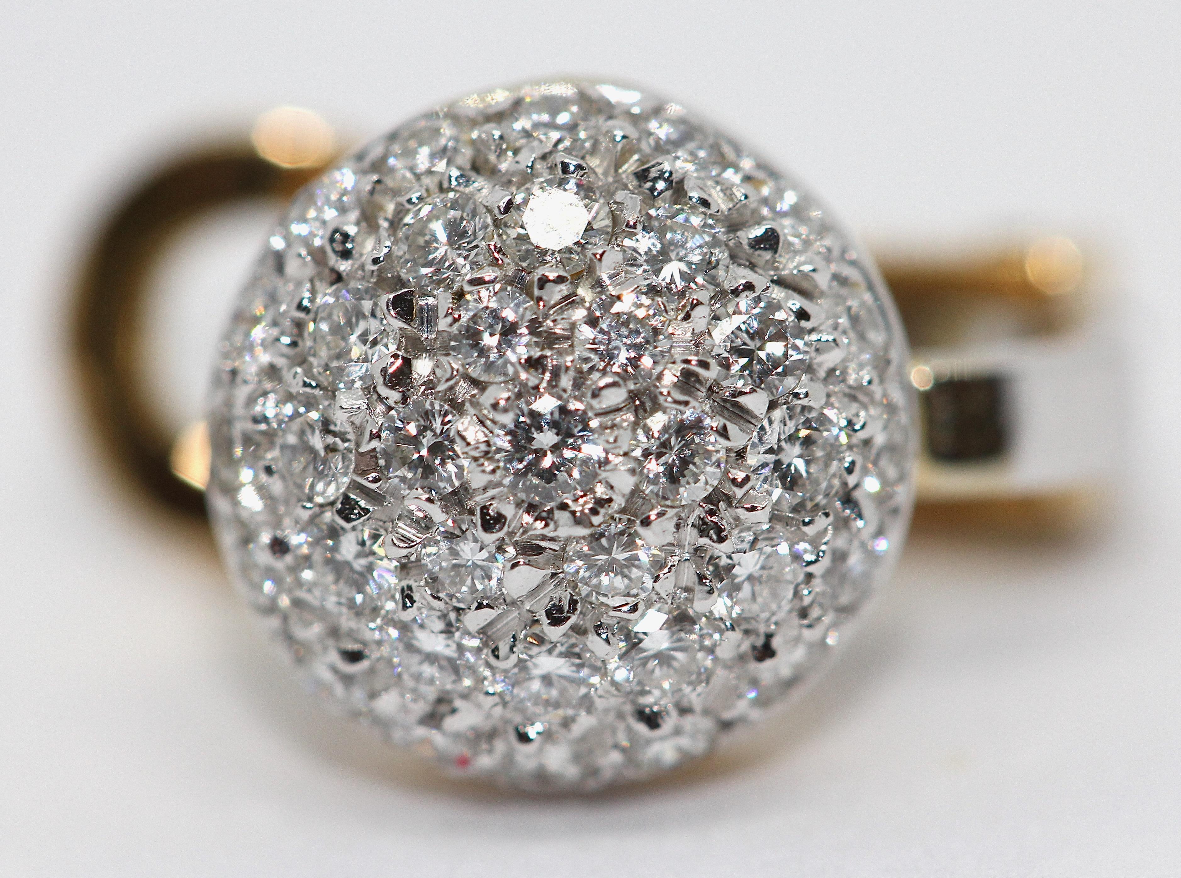 18 Karat Damen-Gold-Ohrringe aus Gold mit 70 Diamanten von Wempe (Moderne) im Angebot