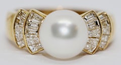 18 Karat Ladies Gold Ring Set with 20 Diamonds and Pearl, by Wempe