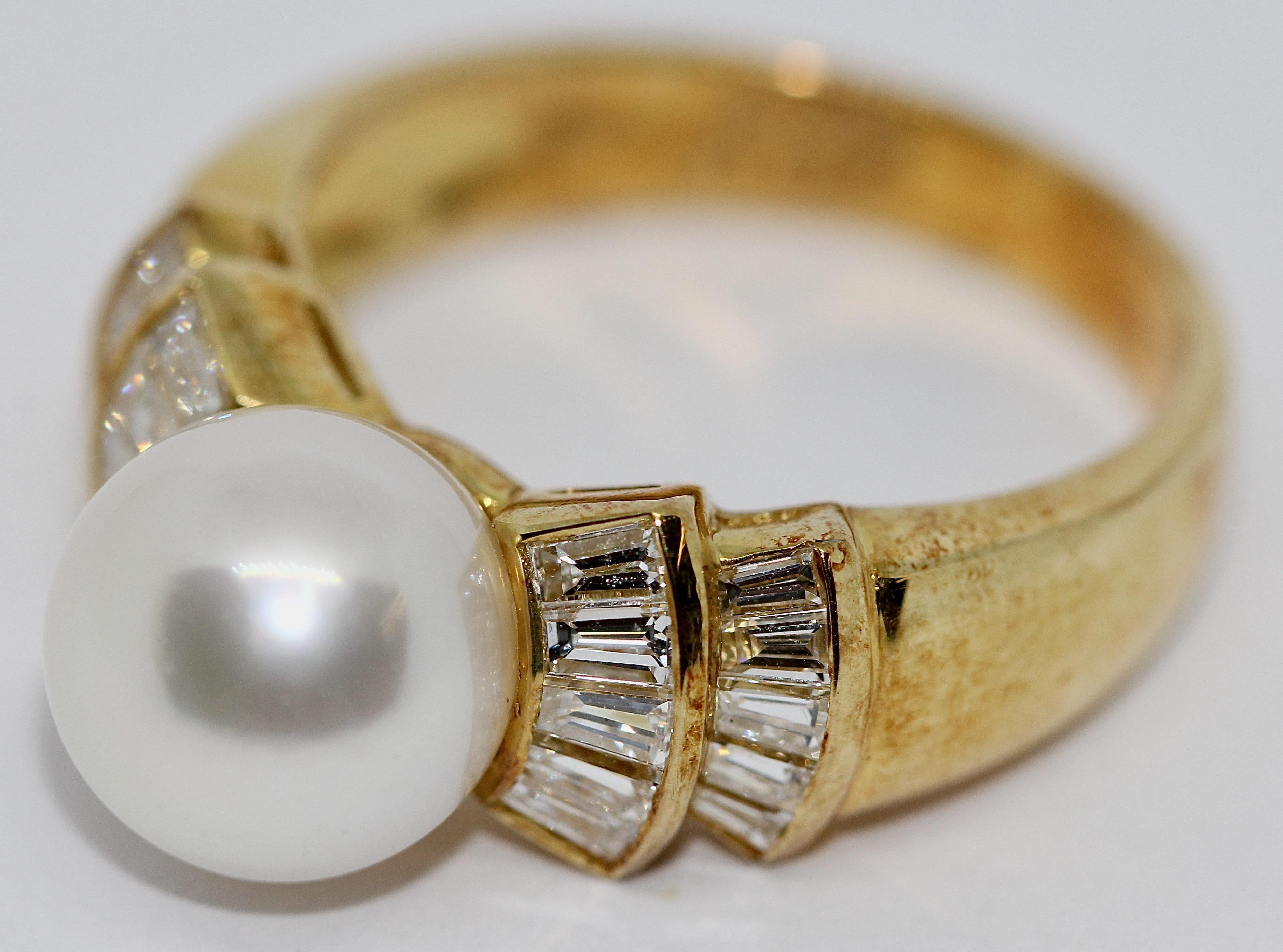 Moderne Bague pour femme en or 18 carats sertie de 20 diamants et perles, par Wempe en vente
