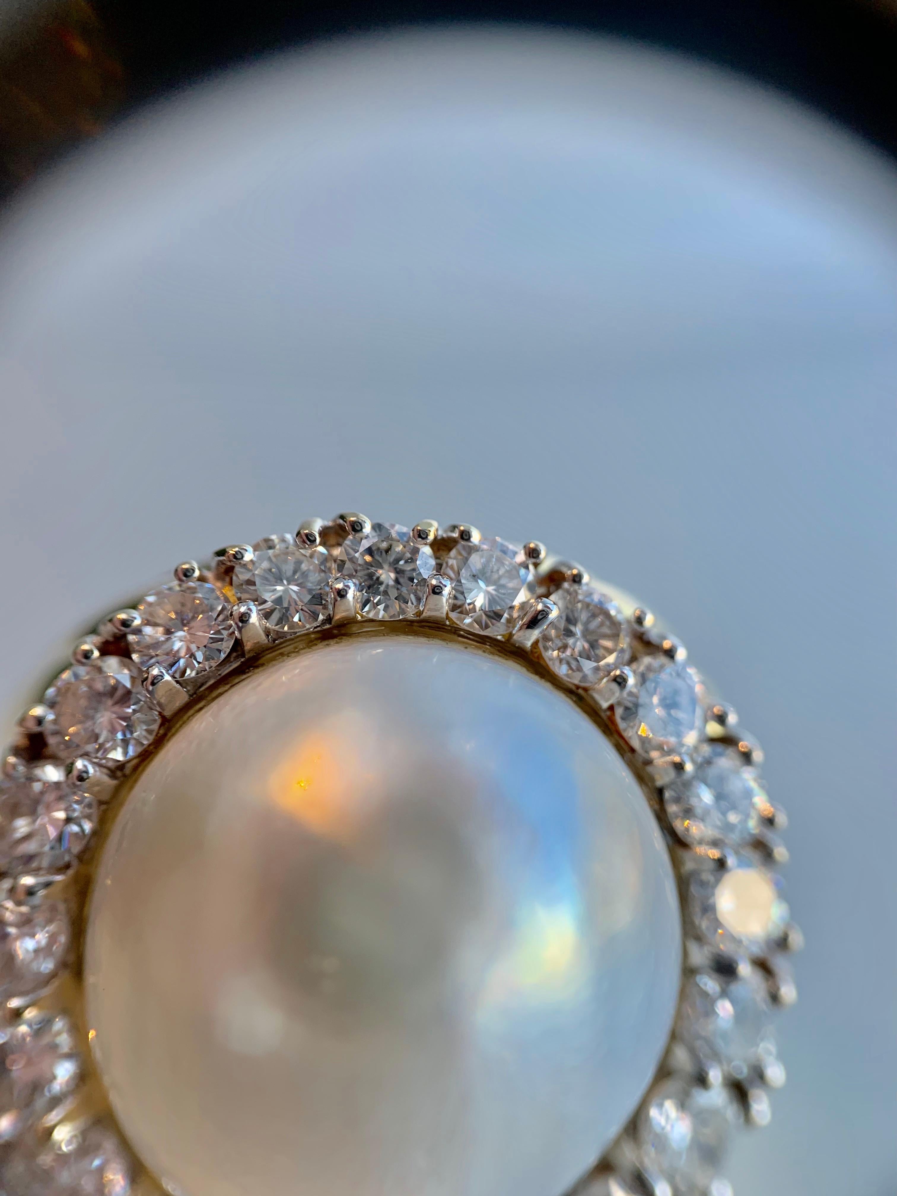 18 Karat Large Mabé Pearl and Diamond Cocktail Ring For Sale 5