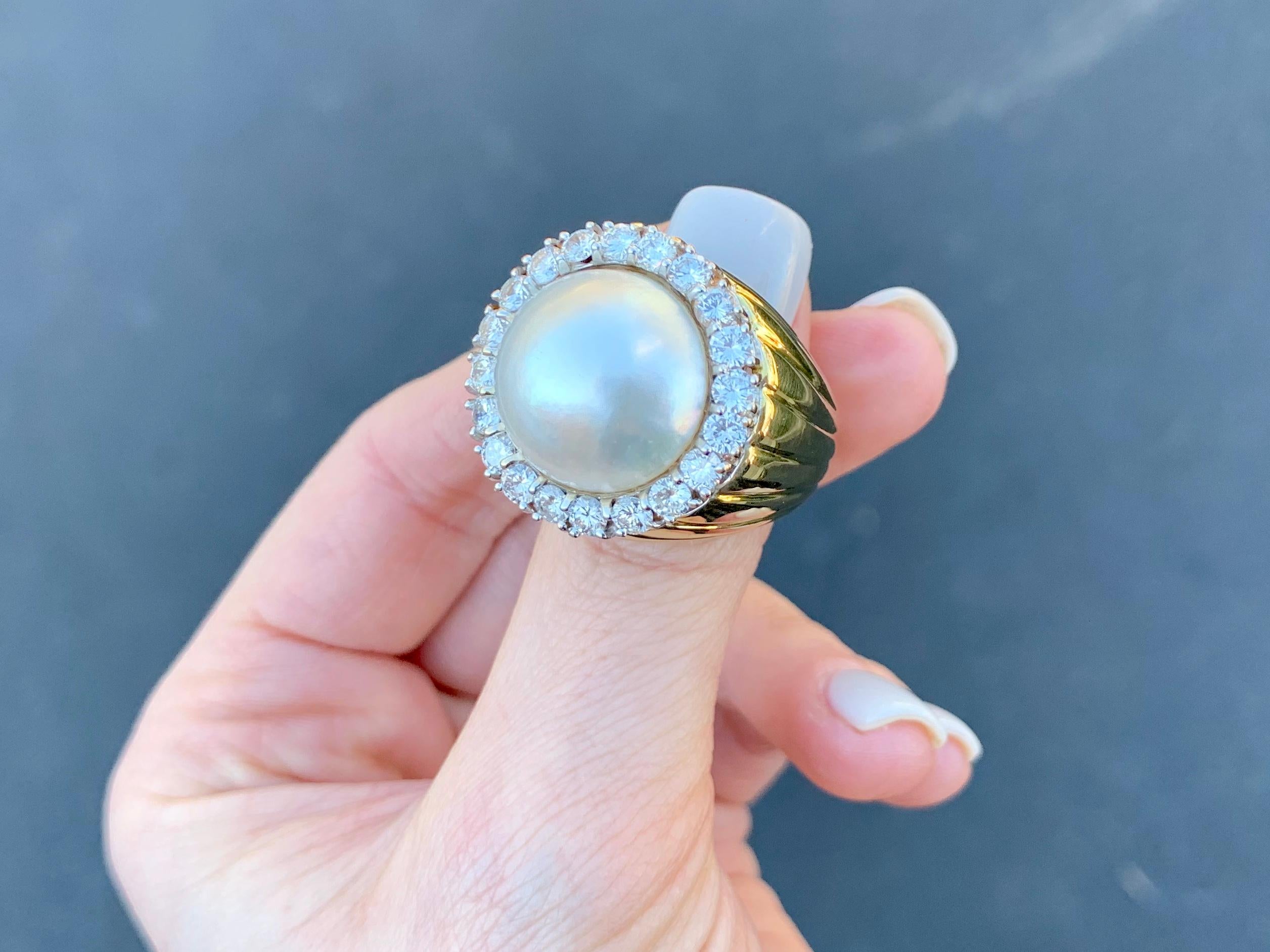 18 Karat Large Mabé Pearl and Diamond Cocktail Ring For Sale 7