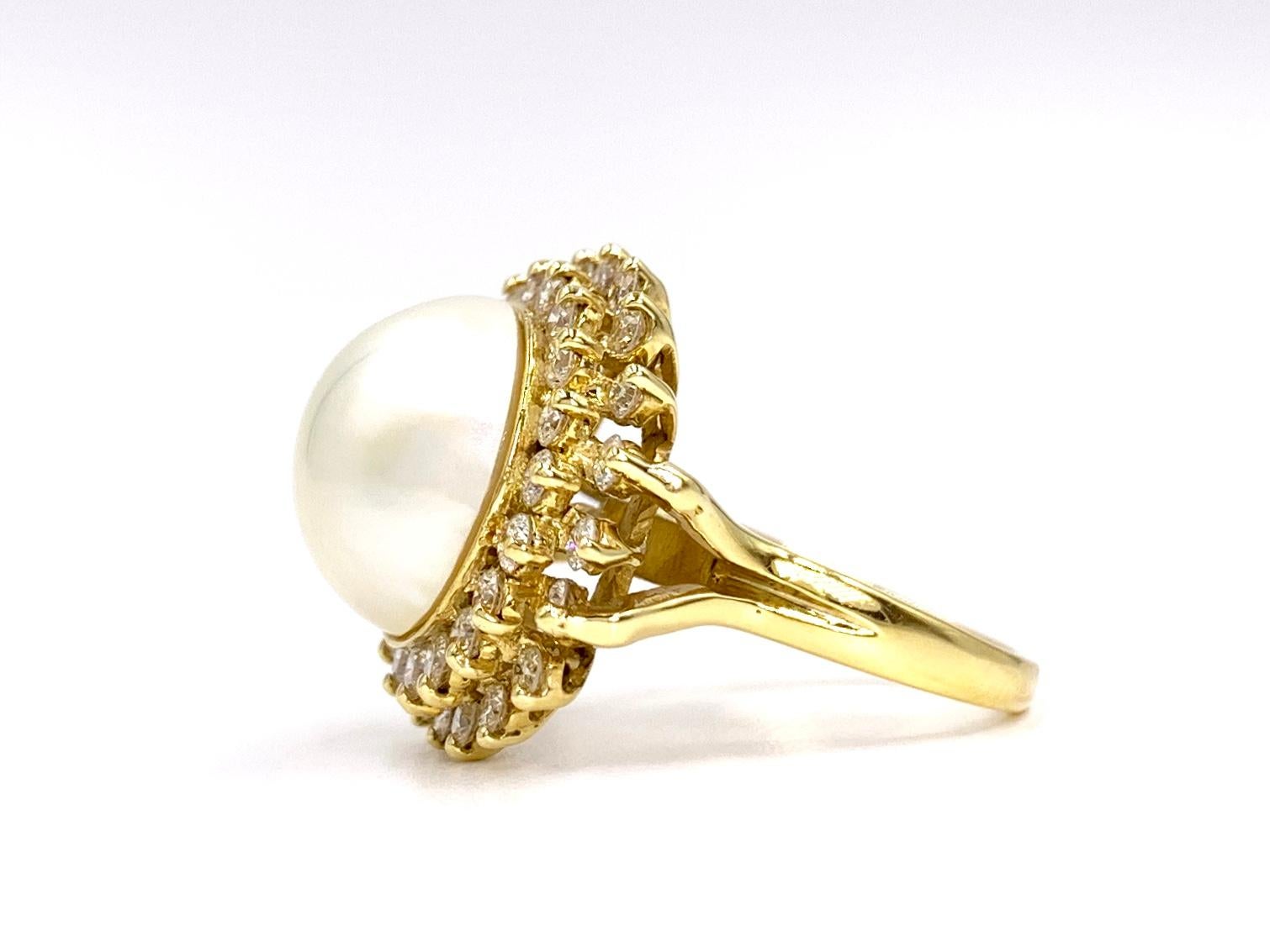 18 Karat Large Mabe Pearl and Diamond Cocktail Ring In Excellent Condition In Pikesville, MD