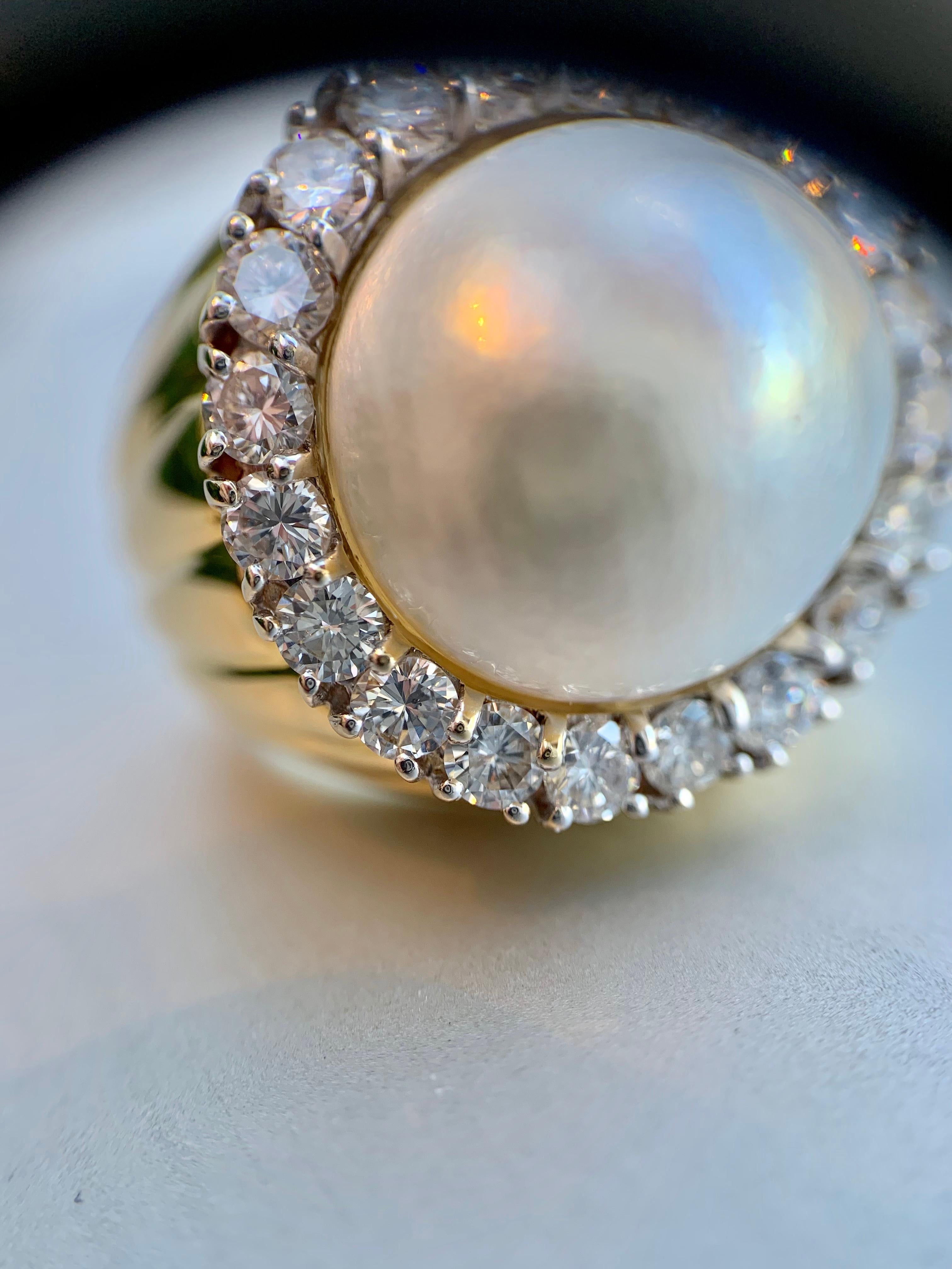 18 Karat Large Mabé Pearl and Diamond Cocktail Ring For Sale 3