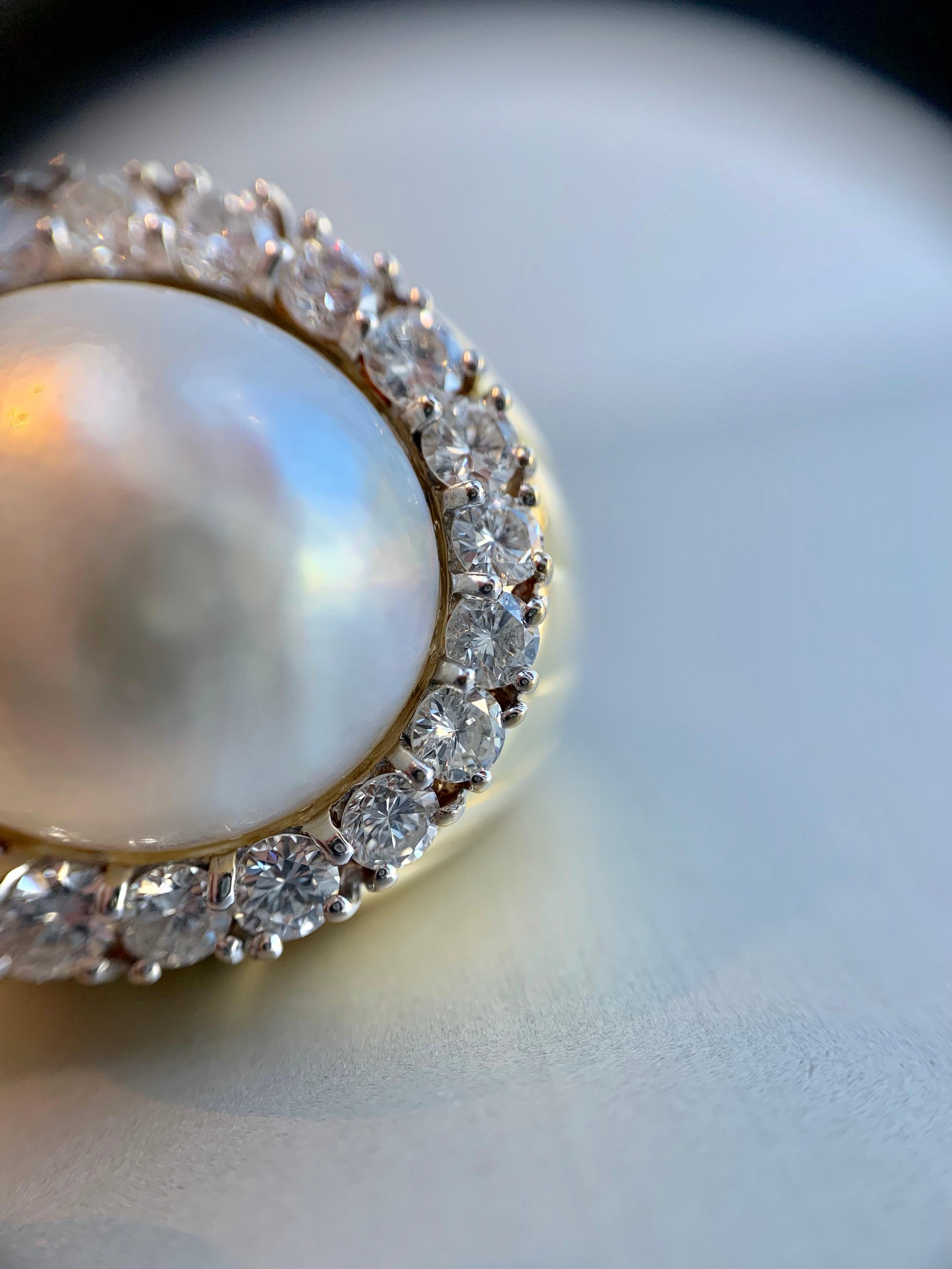 18 Karat Large Mabé Pearl and Diamond Cocktail Ring For Sale 4