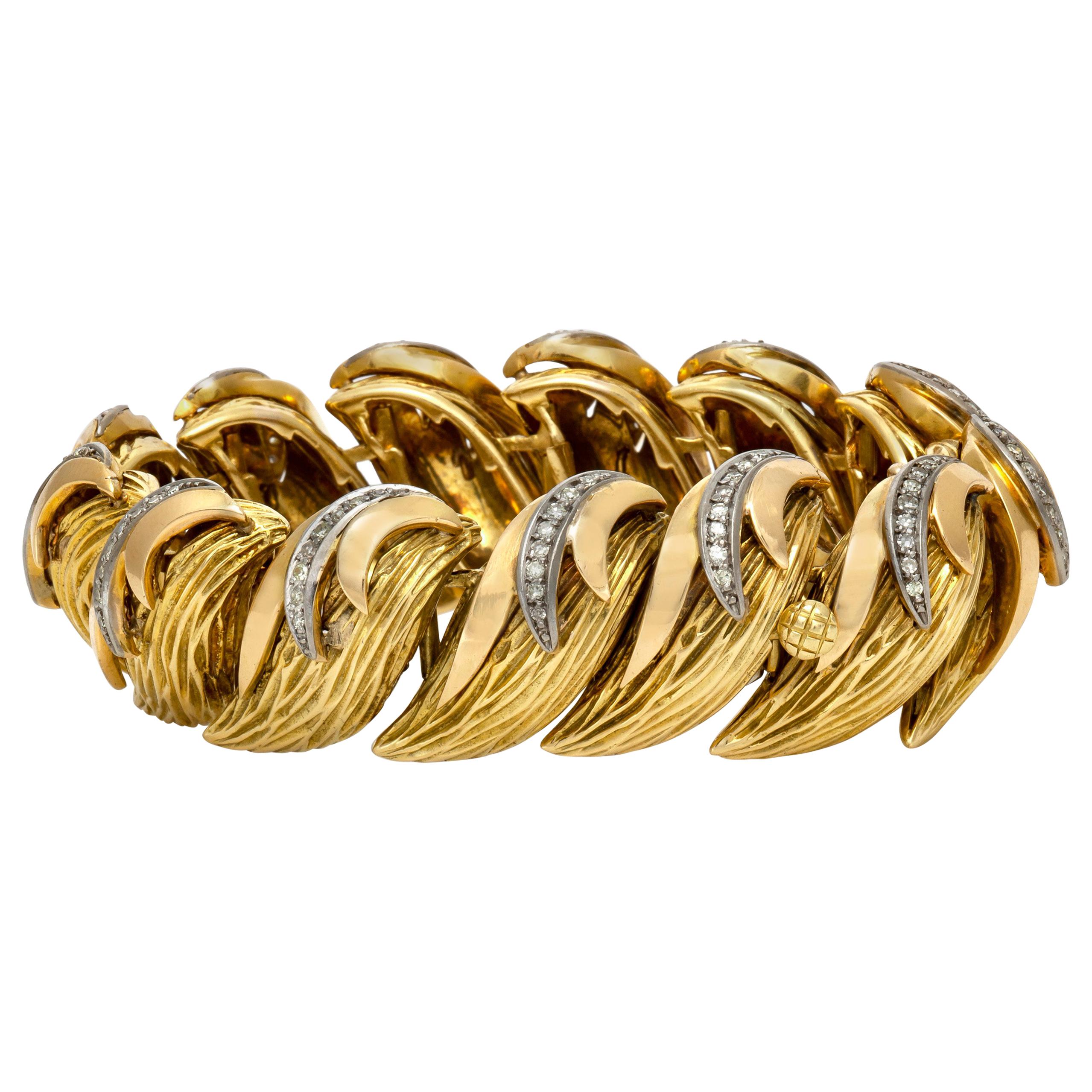 18 Karat Leafs Bracelet With Diamonds For Sale