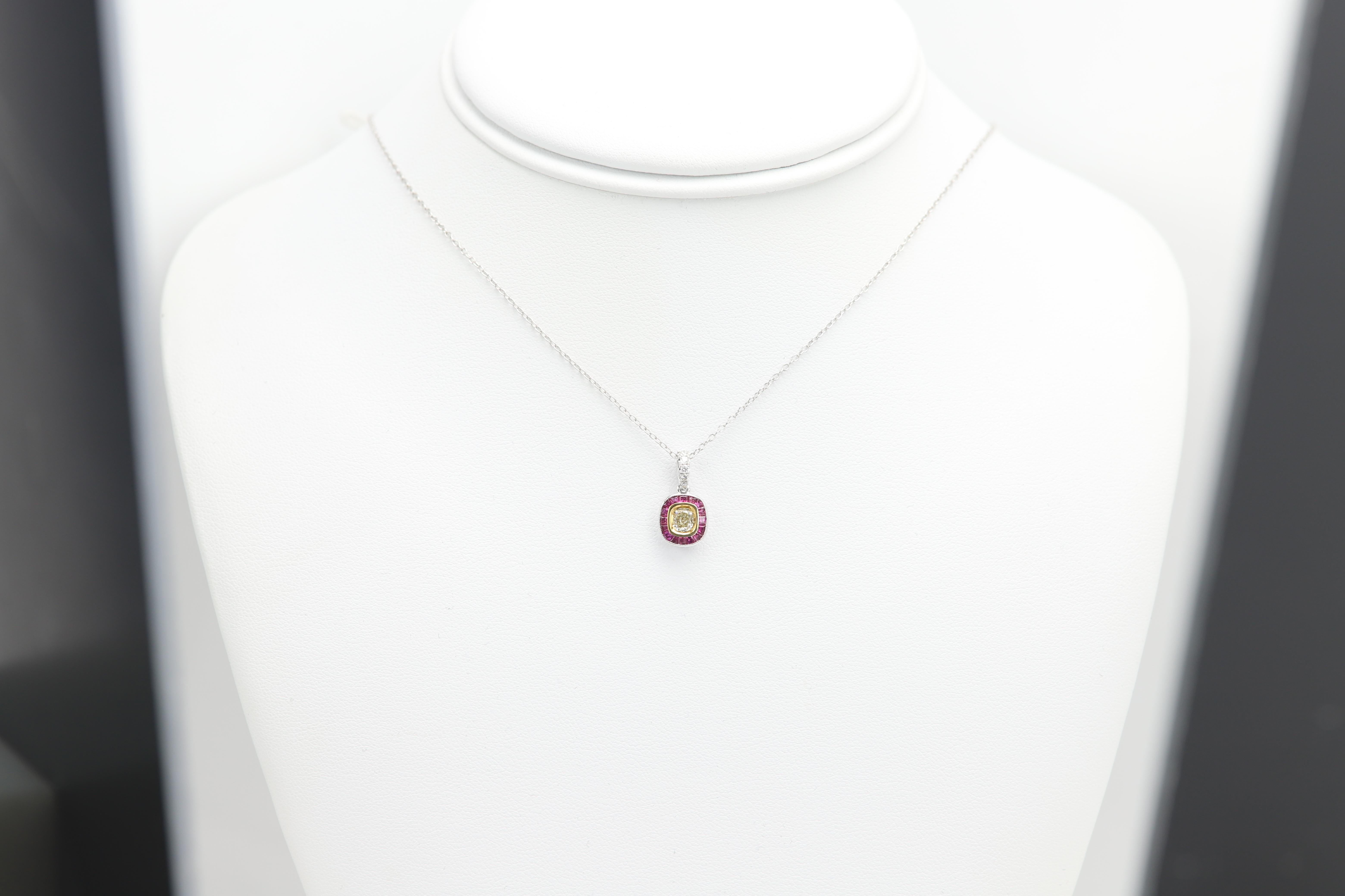 18 Karat Light Yellow Diamond Red Ruby Anhänger Art Deco Halskette im Angebot 4