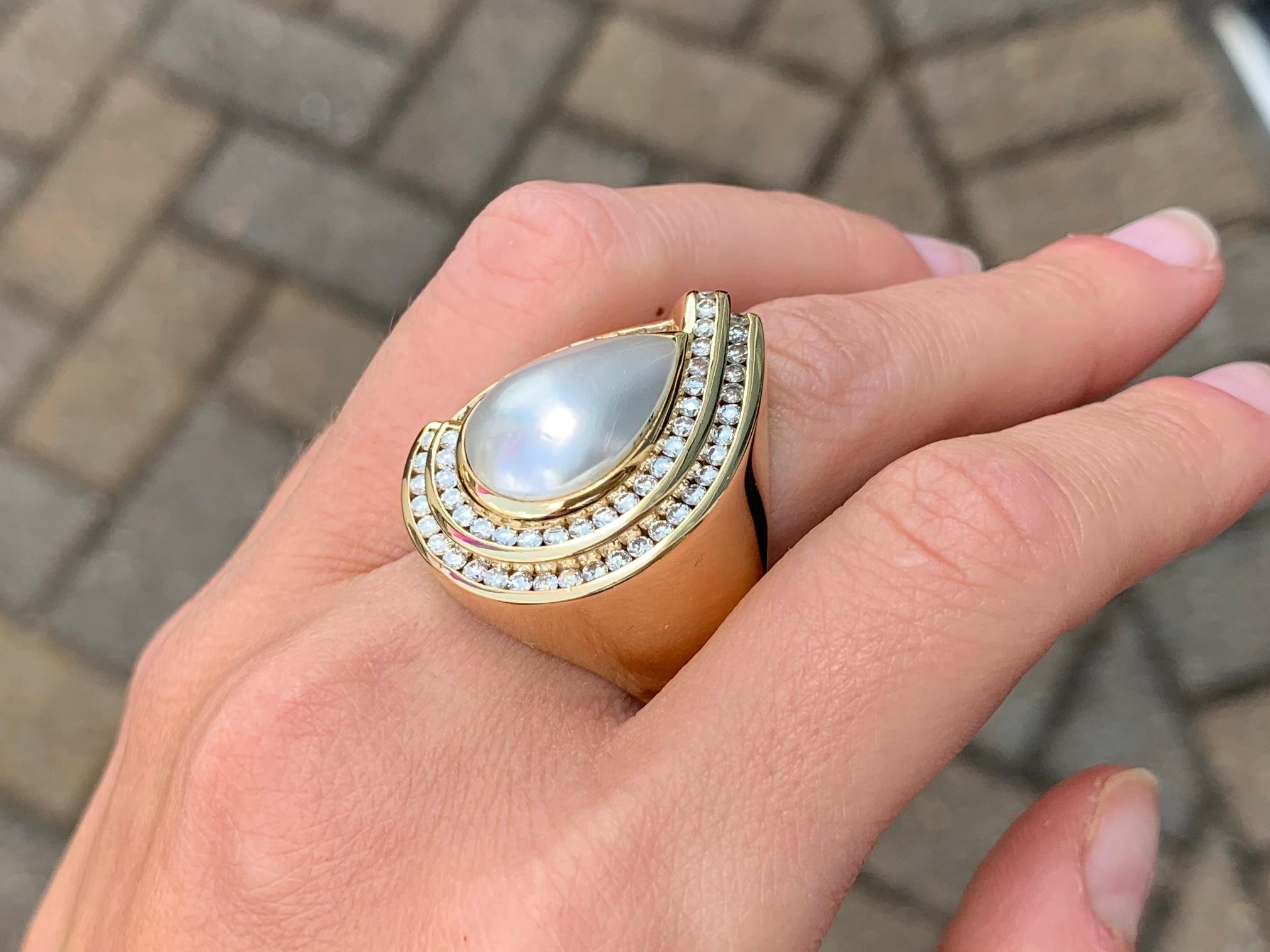 18 Karat Mabe Pearl and Diamond Cocktail Ring For Sale 3