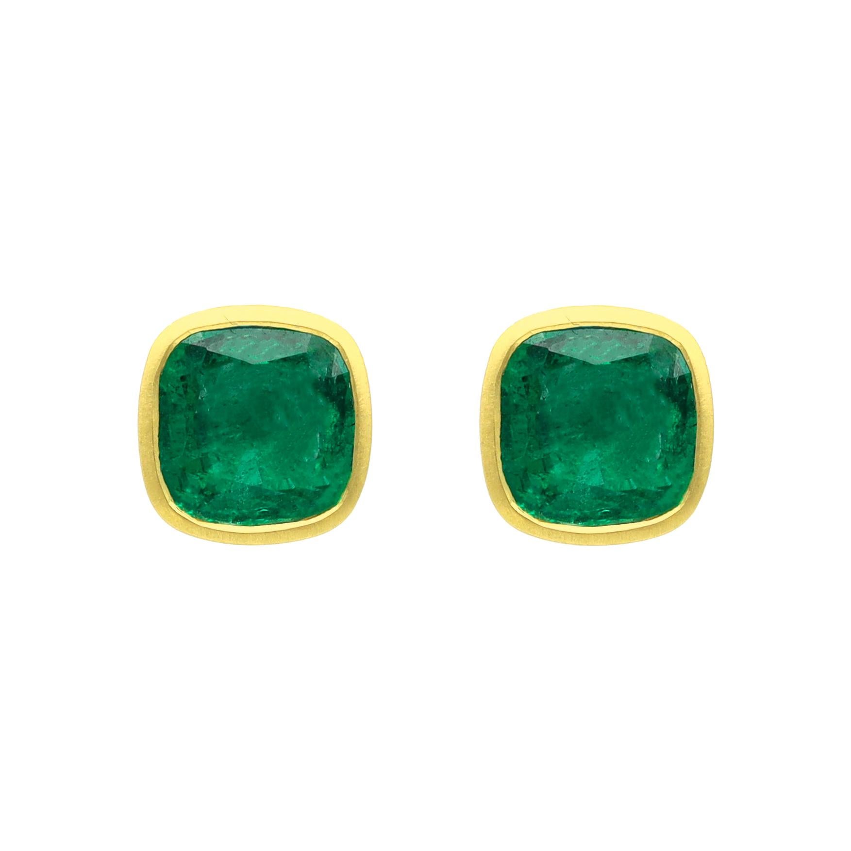 18 Karat Matte Yellow Gold 3.72 Carat Natural Emerald Cushion-Cut Stud Earrings For Sale