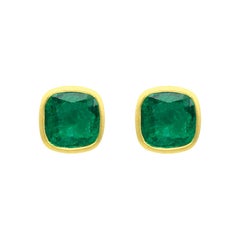 18 Karat Matte Yellow Gold 3.72 Carat Natural Emerald Cushion-Cut Stud Earrings