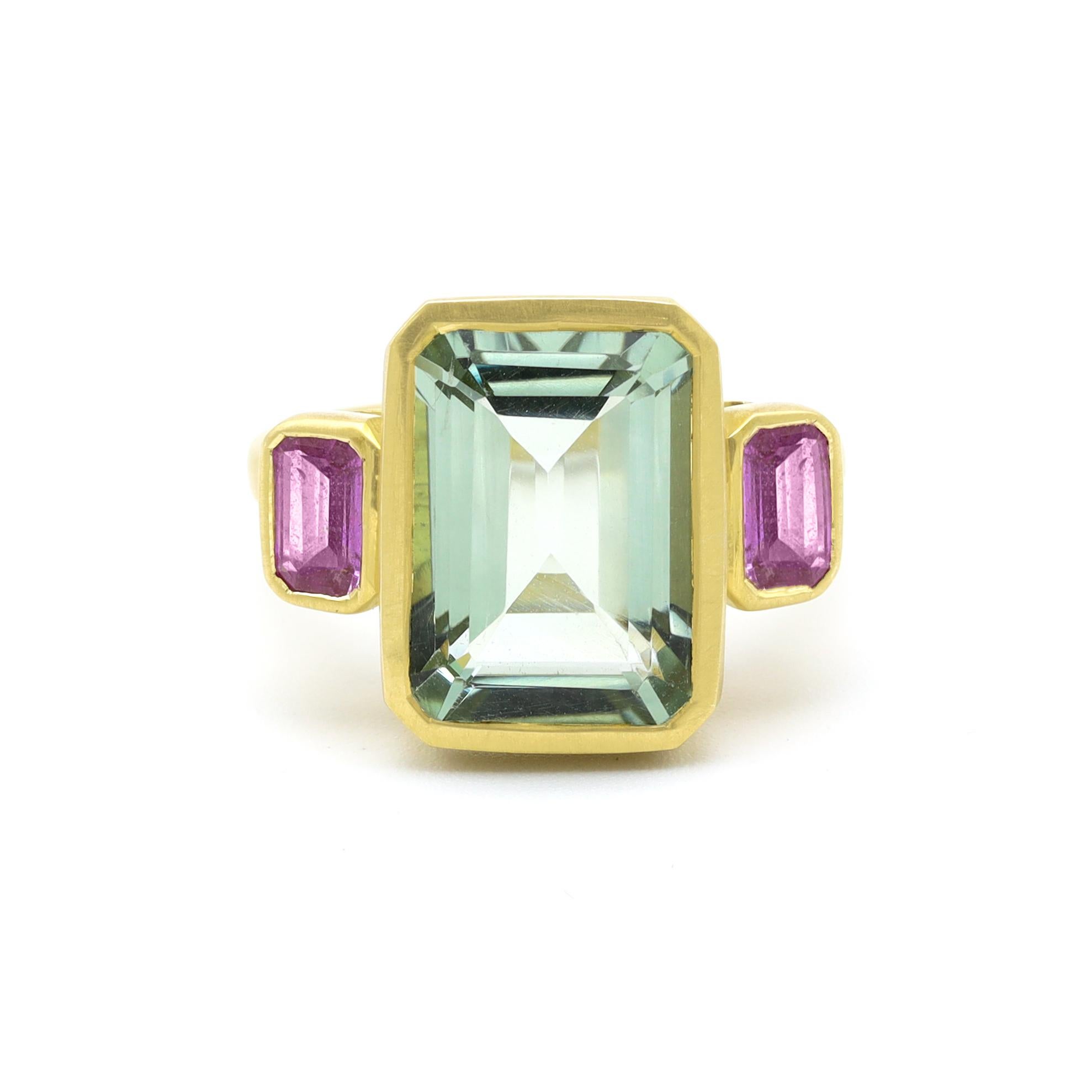 18 Karat Matte Yellow Gold 6.43 Carat Aquamarine and Pink Sapphire Trinity Ring In New Condition In Jaipur, IN