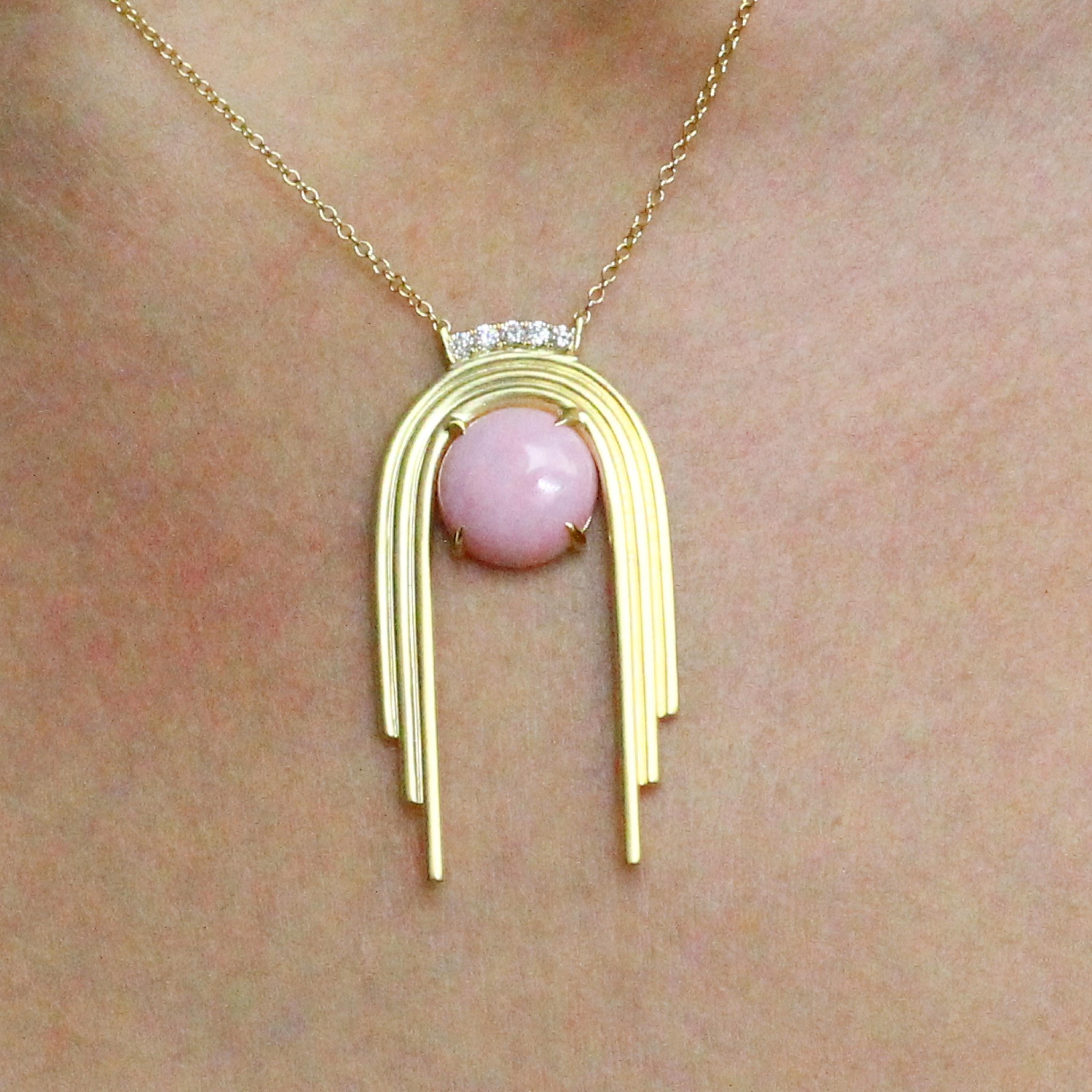 18 Karat Yellow Gold Art Deco Style Necklace Cabochon Pink Opal and Diamonds In New Condition For Sale In Great Neck, NY