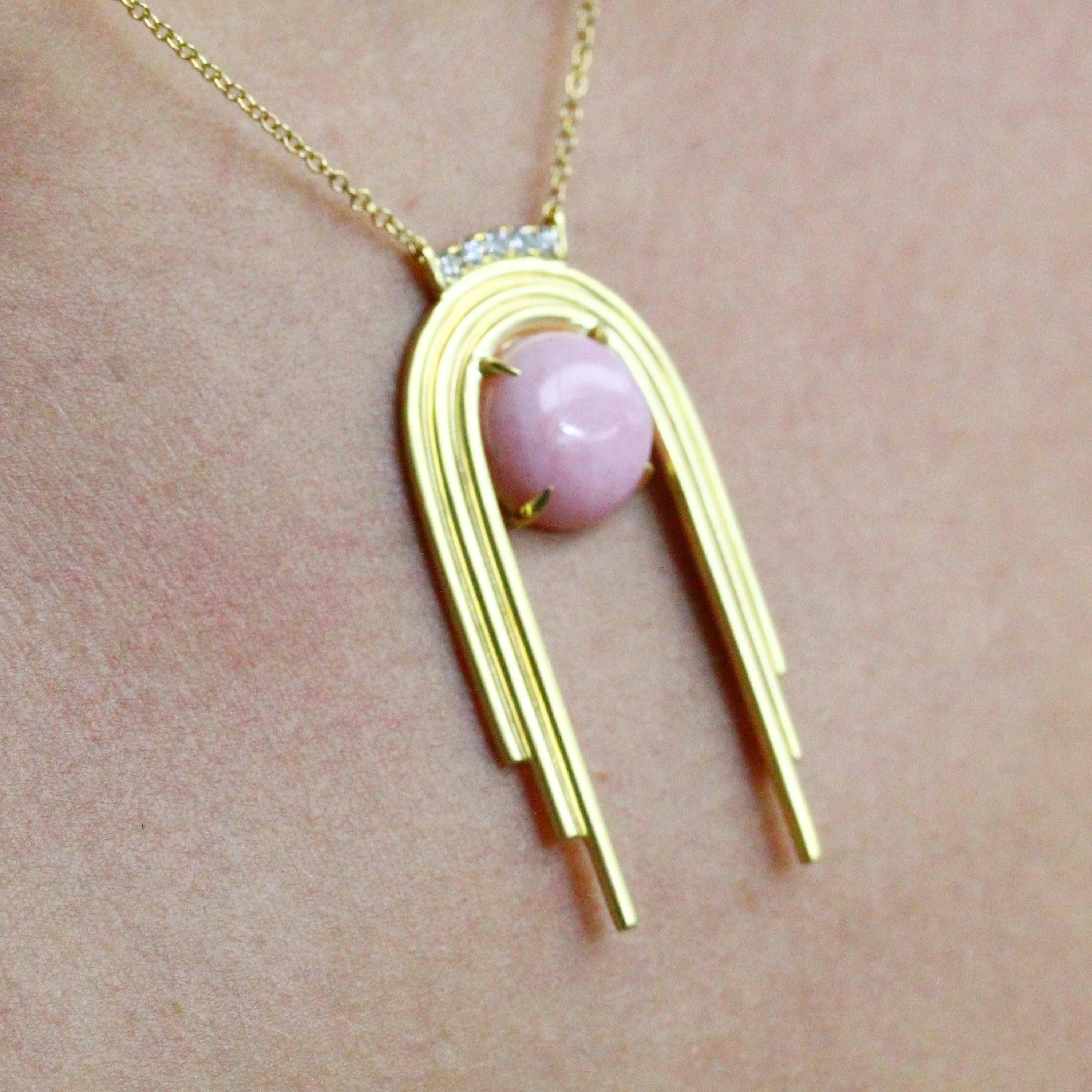 Women's 18 Karat Yellow Gold Art Deco Style Necklace Cabochon Pink Opal and Diamonds For Sale