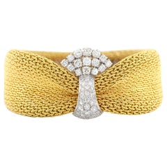 18 Karat Mesh Bracelet with Center Diamonds