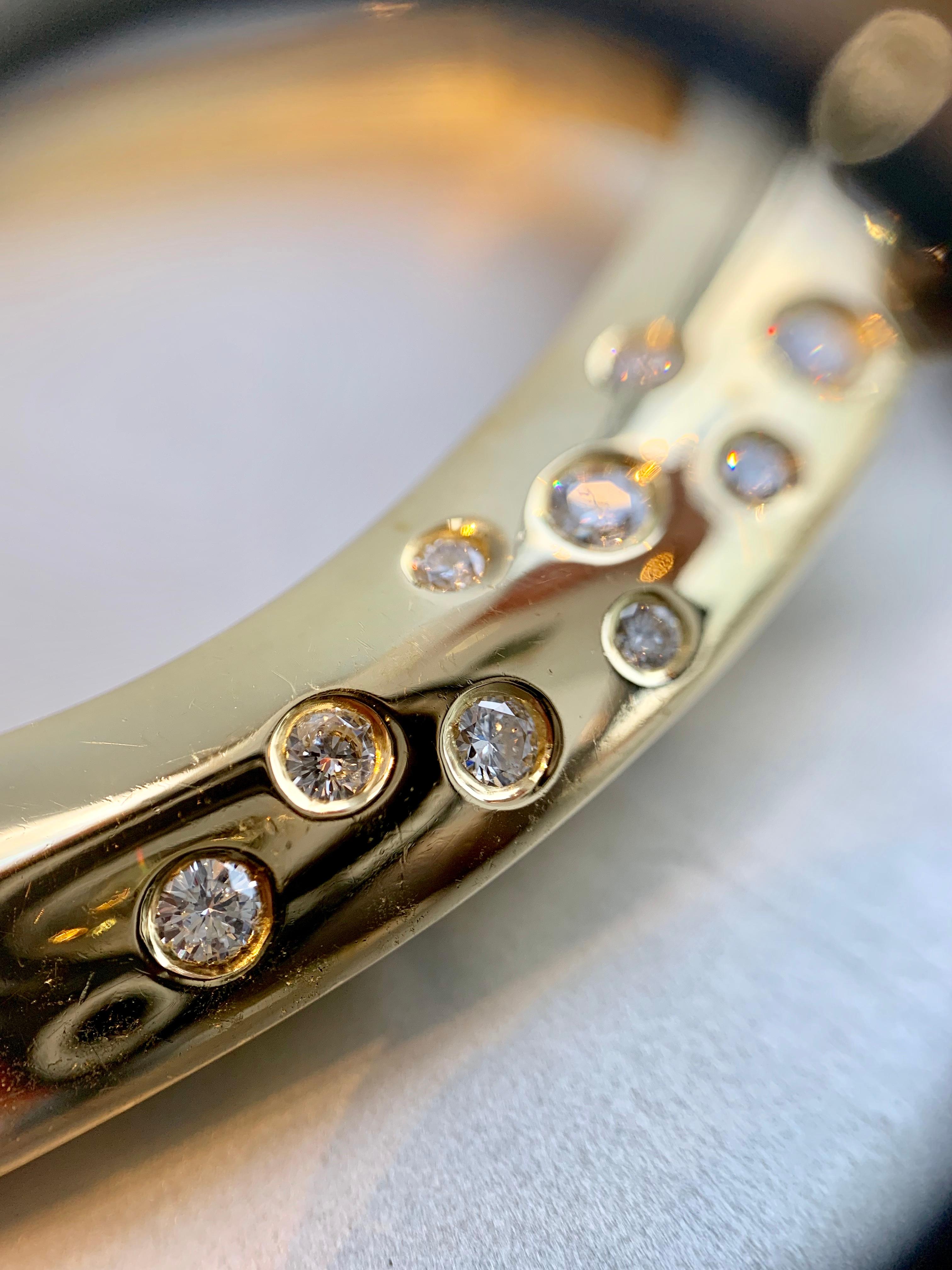 18 Karat Modern Curved Diamond Bangle Bracelet For Sale 7