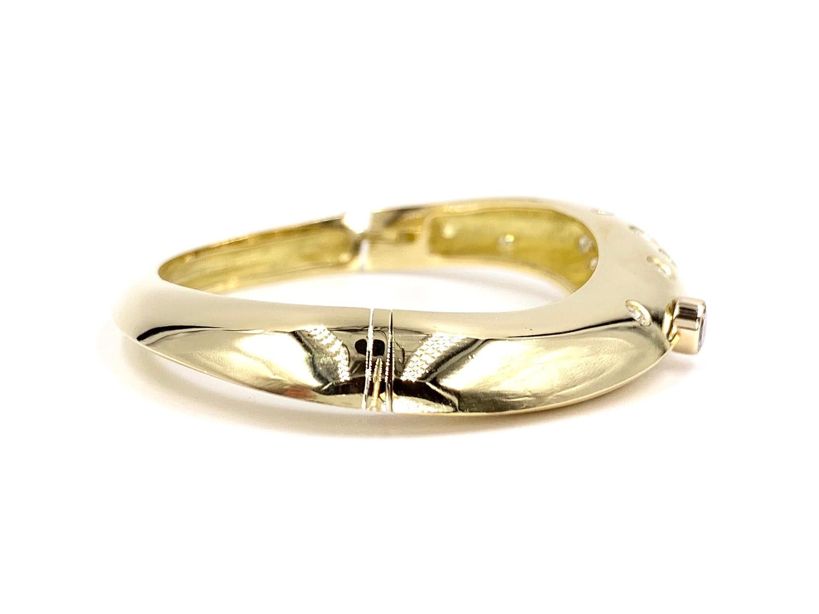 18 Karat Modern Curved Diamond Bangle Bracelet In Good Condition For Sale In Pikesville, MD