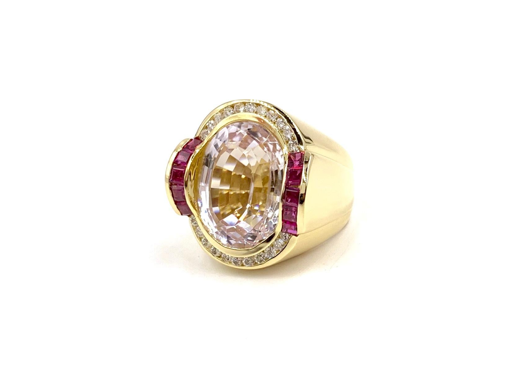 18 Karat Modern Oval Kunzite, Ruby and Diamond Cocktail Ring For Sale 1