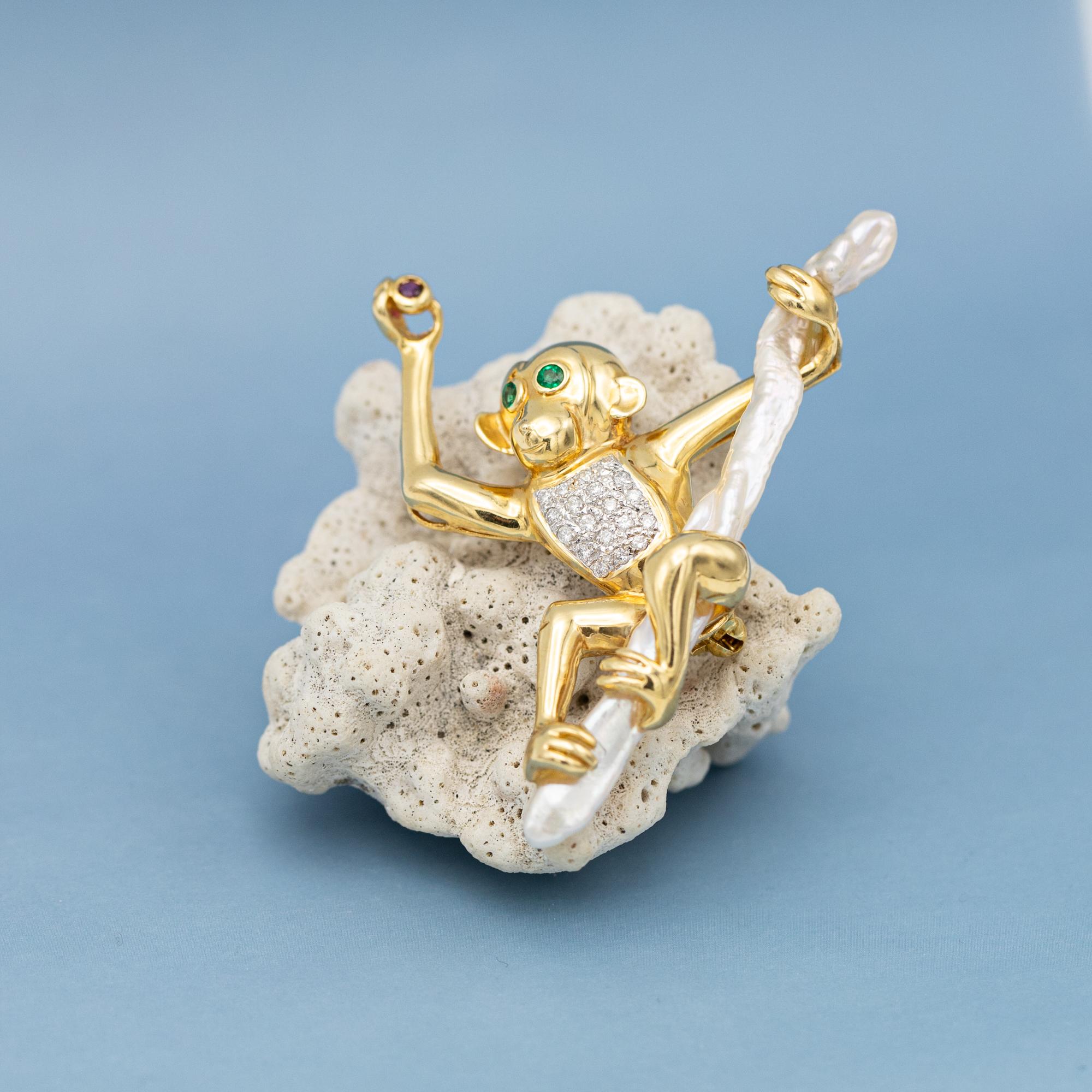 18 karat Monkey Brooch - solid yellow gold animal - Gem, pearl and diamond set 4