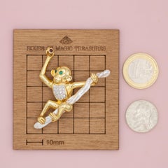 18 karat Monkey Brooch - solid yellow gold animal - Gem, pearl and diamond set