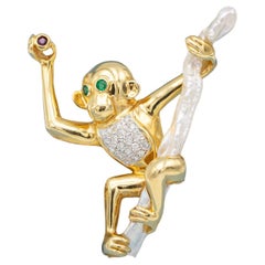 18 karat Monkey Brooch - solid yellow gold animal - Gem, pearl and diamond set