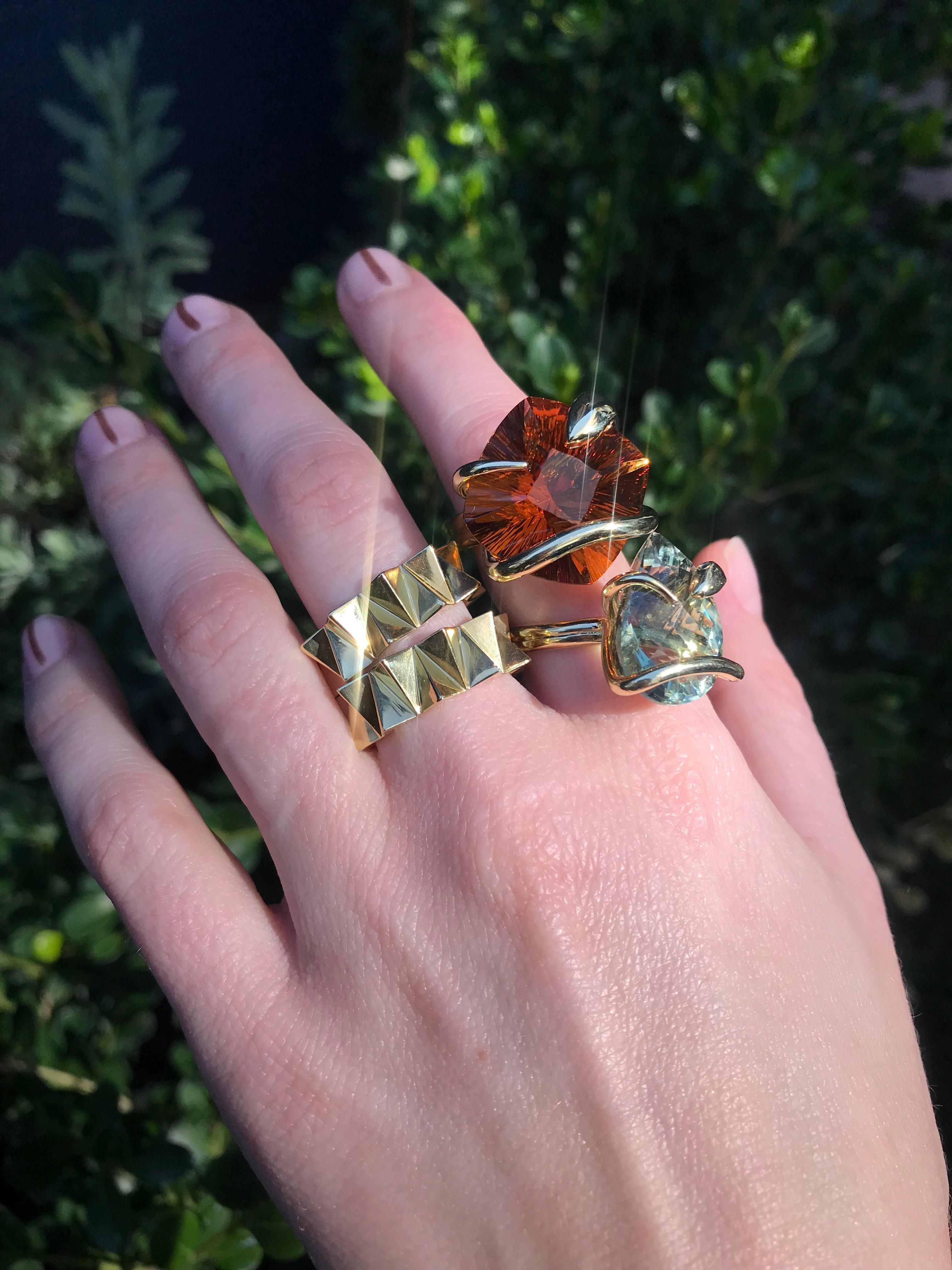 18 Karat Natural Concave Citrine Climbing Snake Ring  In New Condition For Sale In West Hollywood, CA