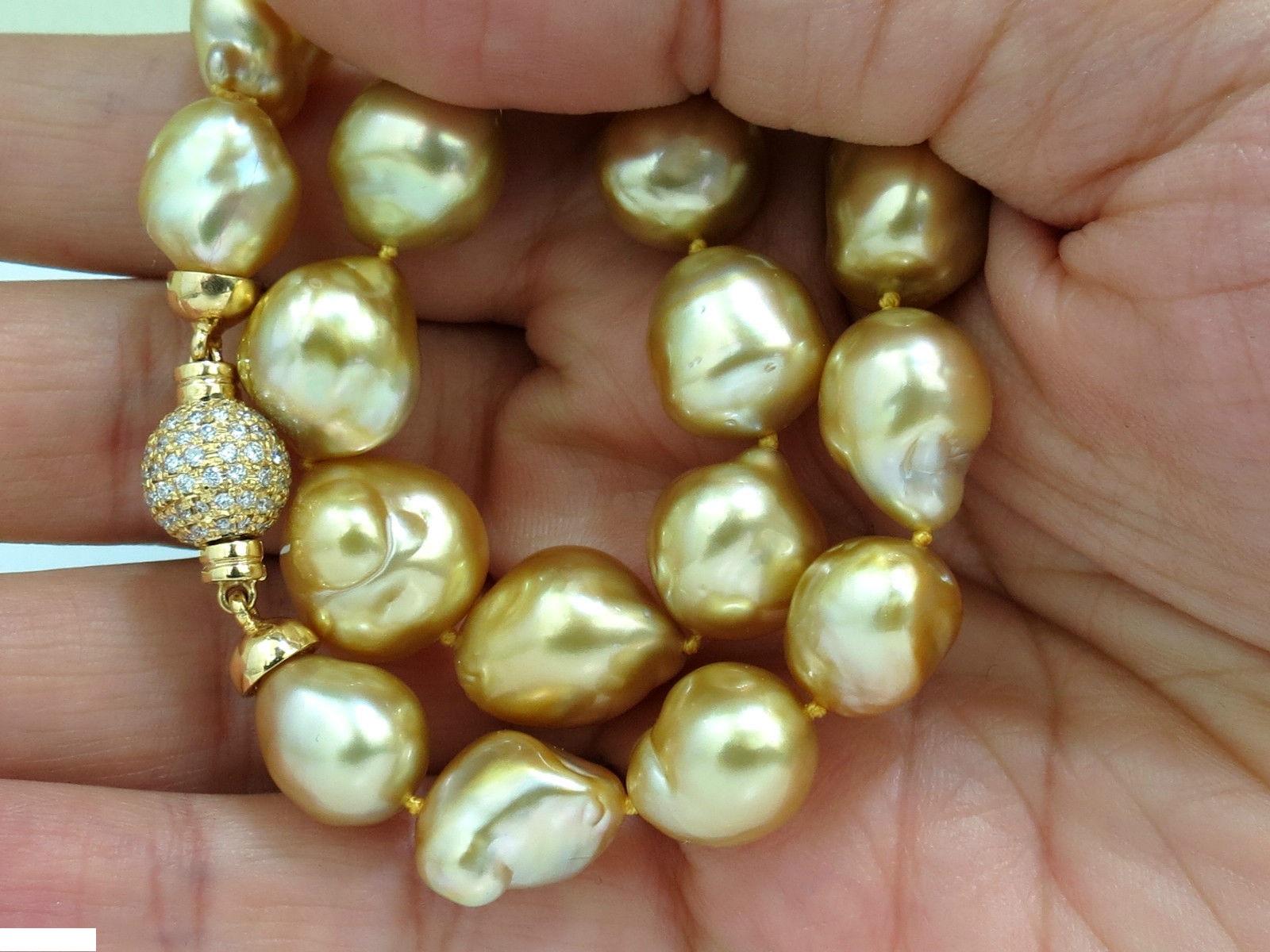 18 Karat Natural South Sea Golden Pearls Necklace 1.50 Carat Diamond Clasp For Sale 5