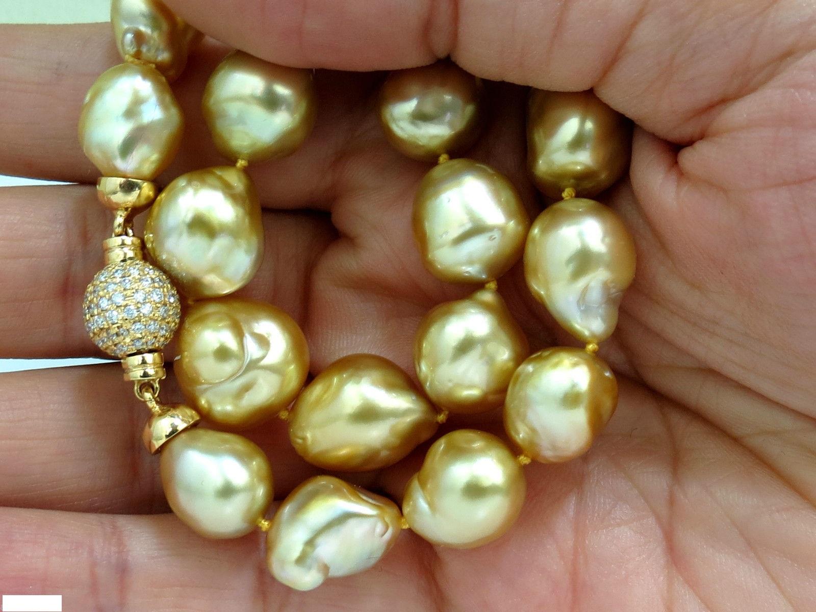 18 Karat Natural South Sea Golden Pearls Necklace 1.50 Carat Diamond Clasp For Sale 2