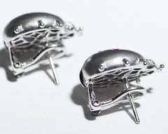 18 Karat Einzigartige lebensechte Ladybug-Ohrringe, durchbohrt, Rubin, Diamant, Saphir