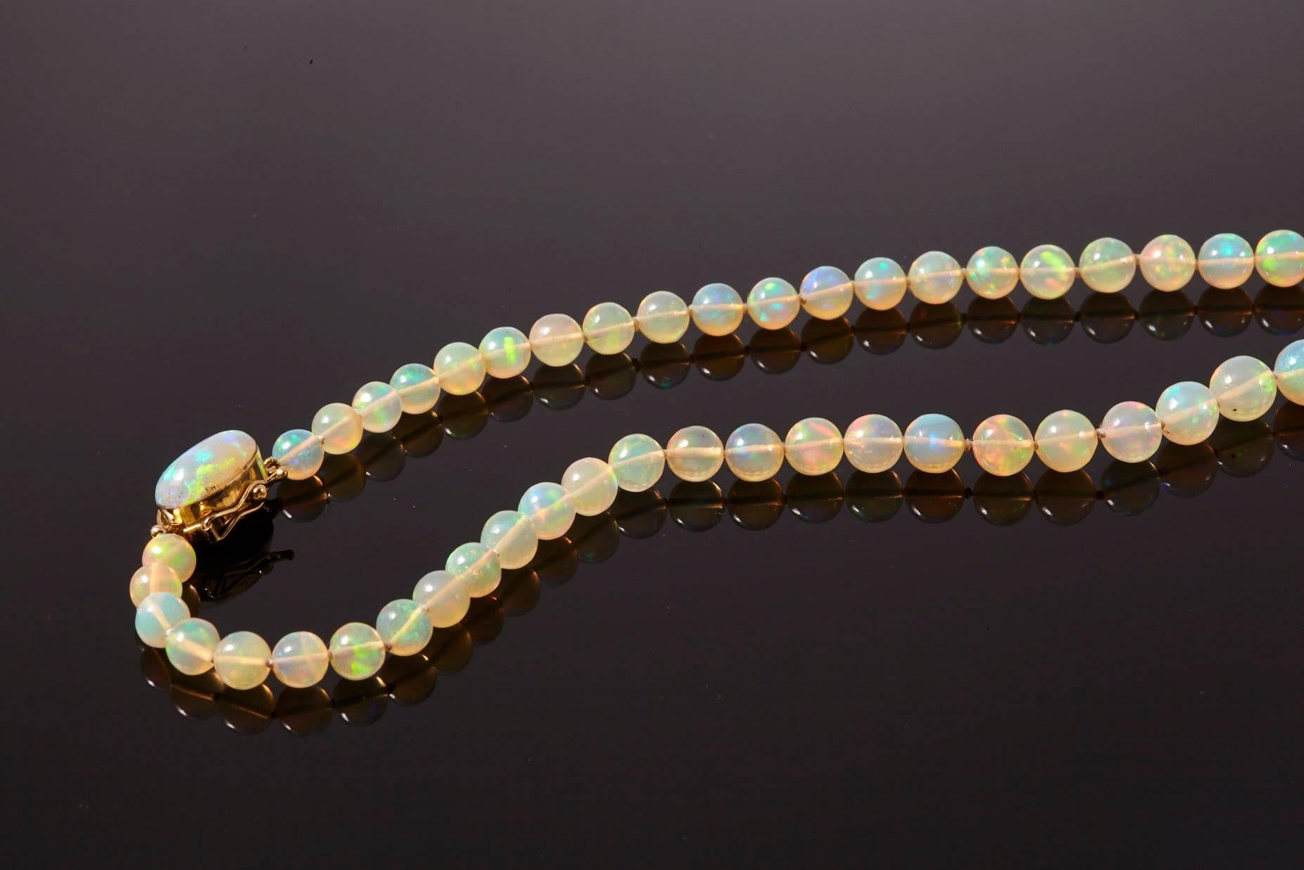 Round Cut 18 Karat Opal Beaded Necklace For Sale