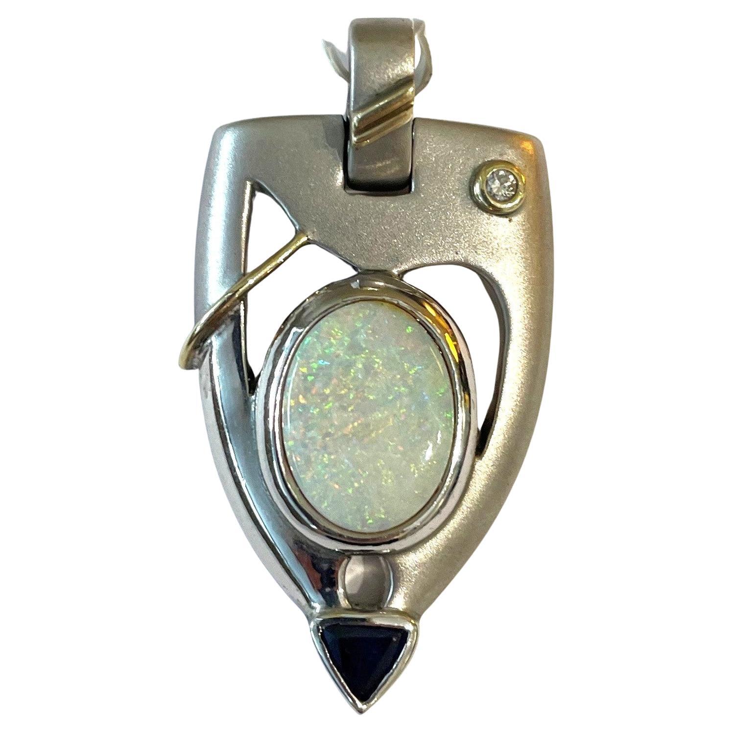 Ciondolo a forma di punta di freccia con diamante e zaffiro Opale 18 carati in vendita