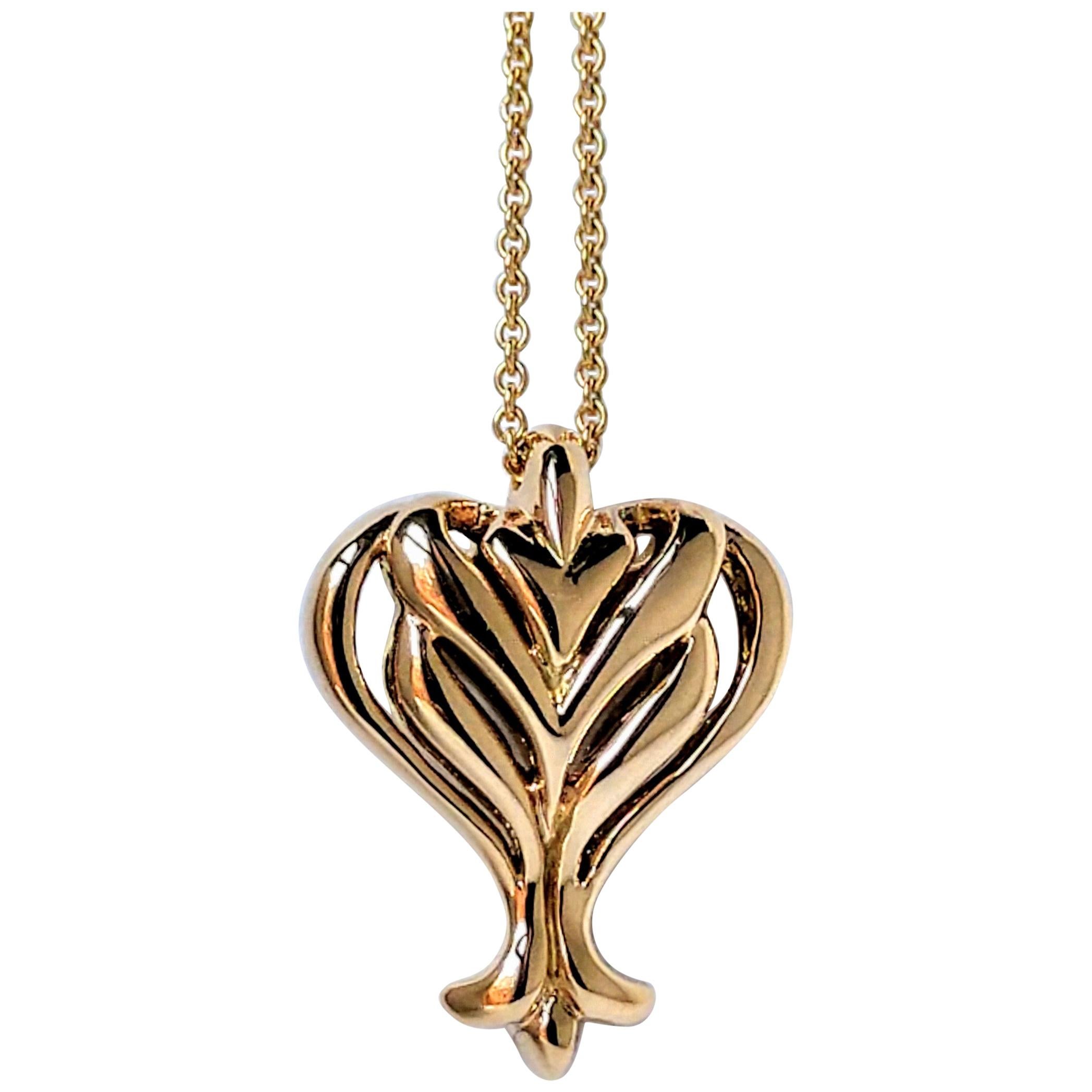 18 Karat Open Pierced Heart Pendant Necklace for Women For Sale