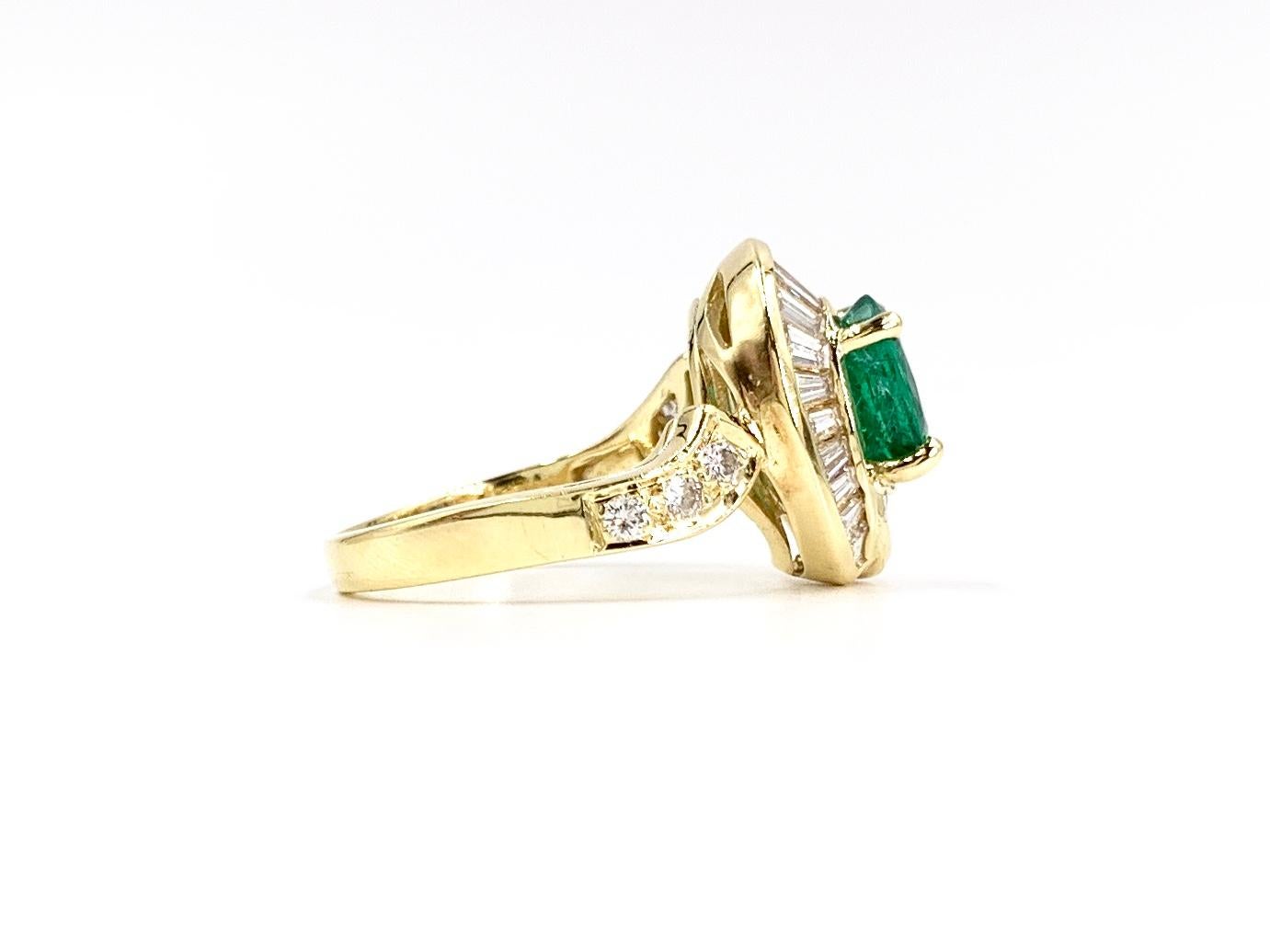 18 Karat Oval 1.22 Carat Emerald and Diamond Ring In Good Condition For Sale In Pikesville, MD