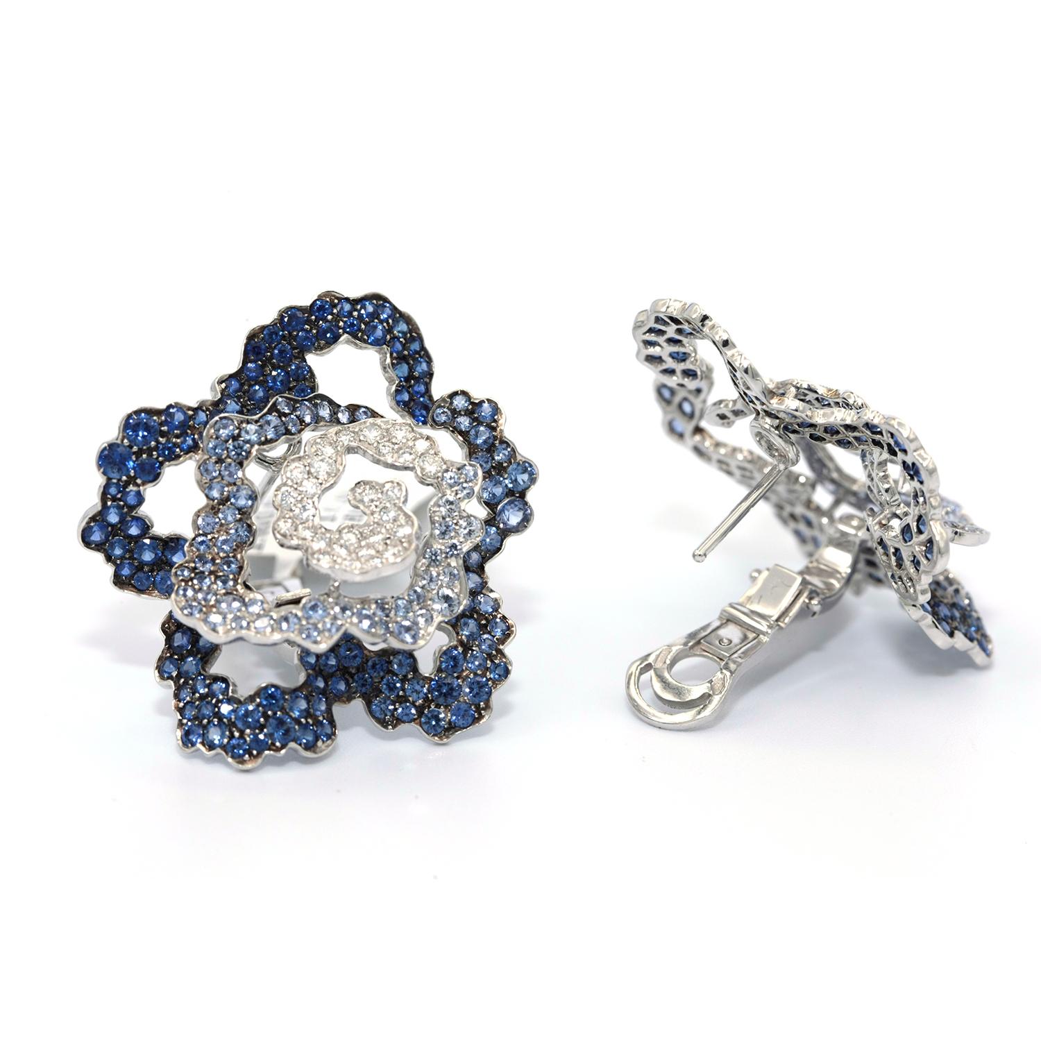 Women's or Men's 18 Karat Palmiero Diamond and Blue Sapphire Flower Earrings For Sale