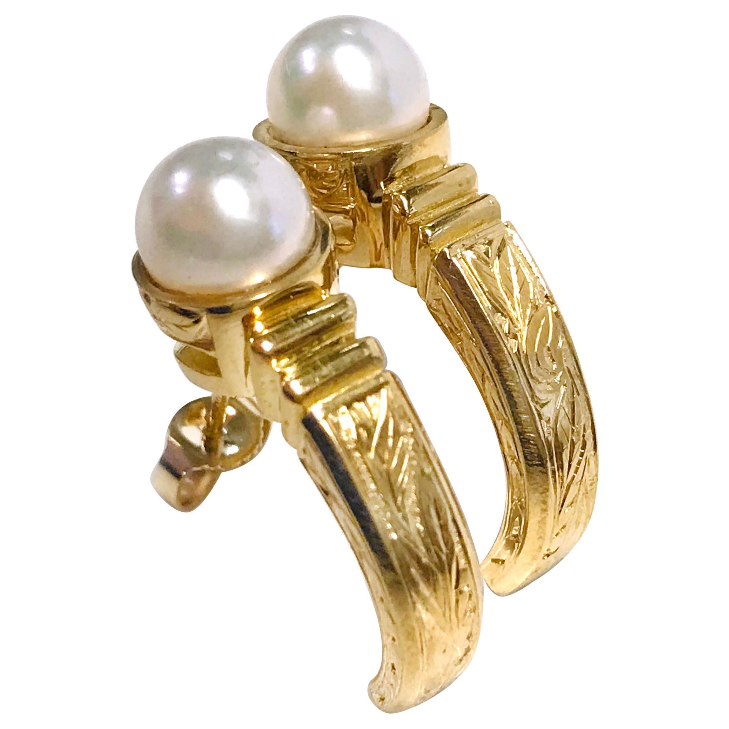 18 Karat Halbhoop-Ohrringe mit Perlen im Angebot