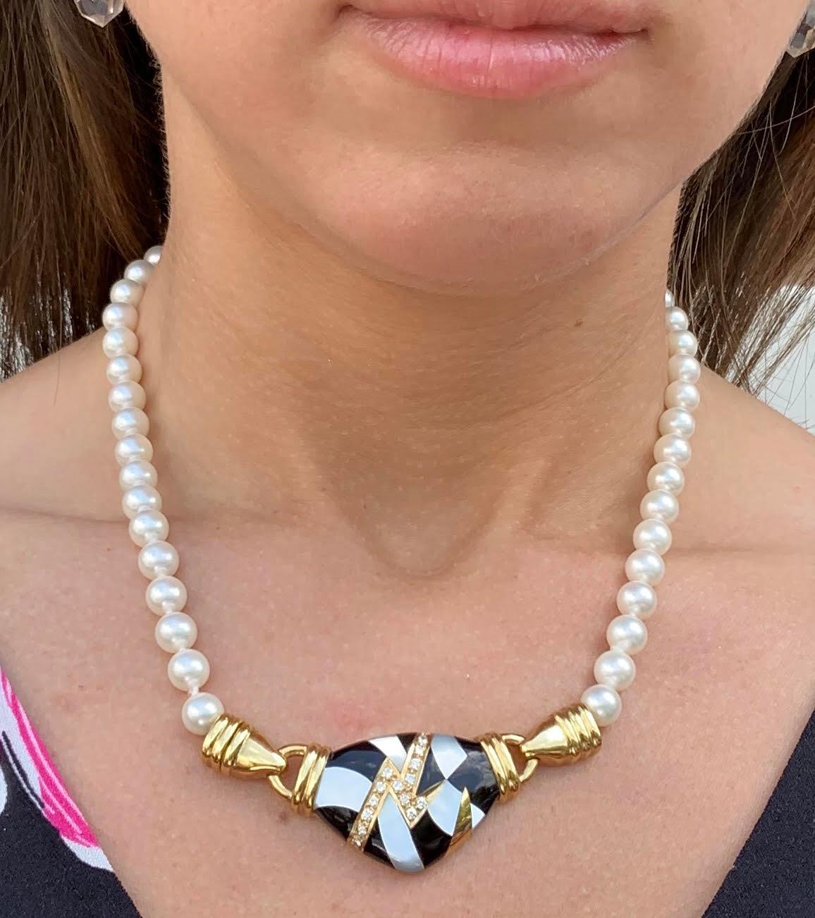18 Karat Pearl Necklace with Diamond and Inlaid Stone Center For Sale 4