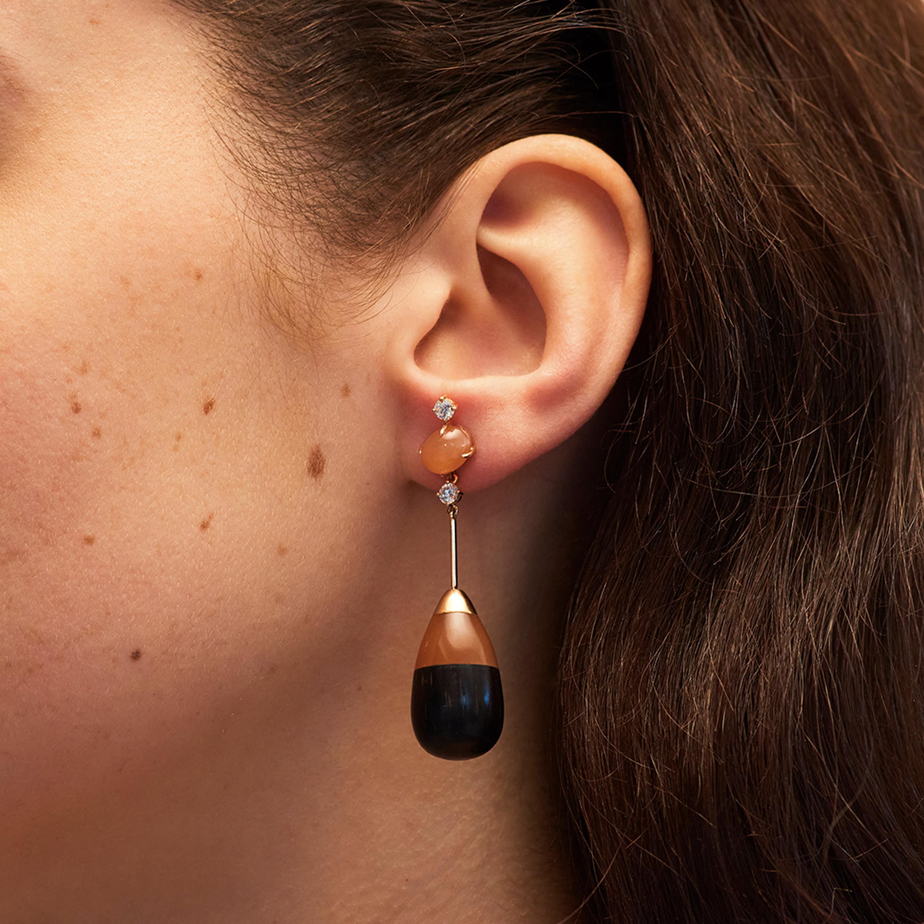 Francesca Villa’s Orange Drop Earrings are crafted from 18 karat rose gold, lacewood, adventurine (45.00ct) and orange sapphires (0.50ct). These earrings celebrate the magnificently talented stone carvers she works with, as well as the beauty found