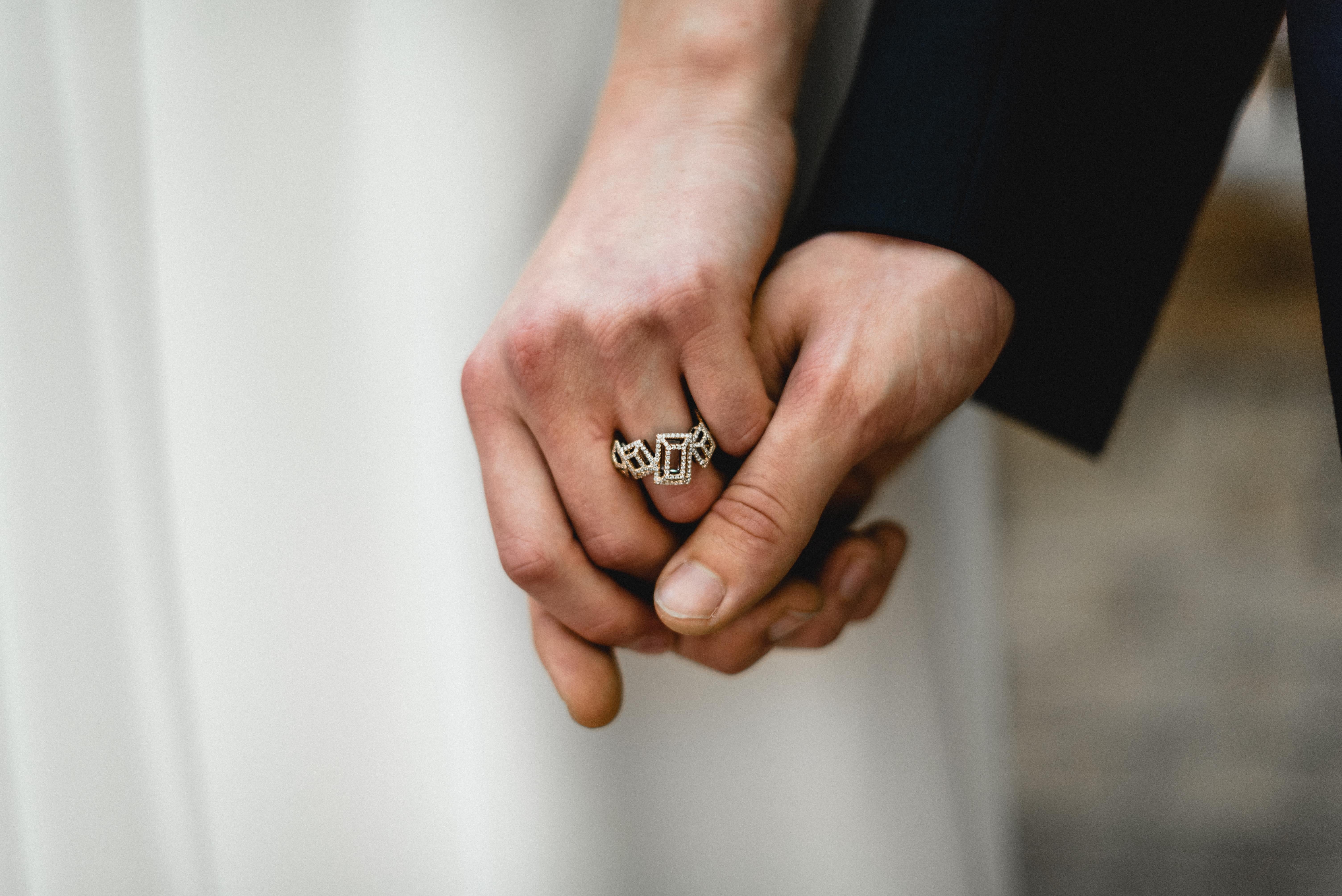 White Diamonds and Black Diamonds and Black Spinel handcrafted in White Gold, Sterling Silver and Rhodium. 

Paving: White Diamonds: 0.20ct..; Black Spinel: 0.32ct.Black Diamonds: 0.14ct.
Material: White Gold 750; Silver 925; Black Rhodium

These