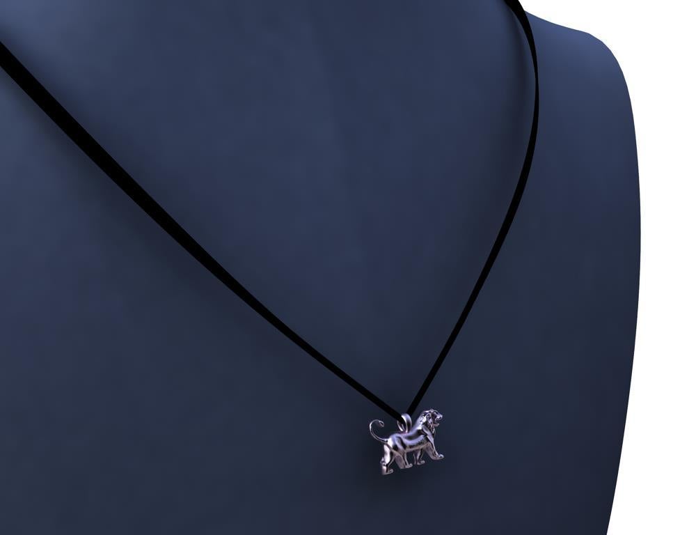 Collier pendentif lion Persépolis en or rose 18 carats et vermeil Unisexe en vente