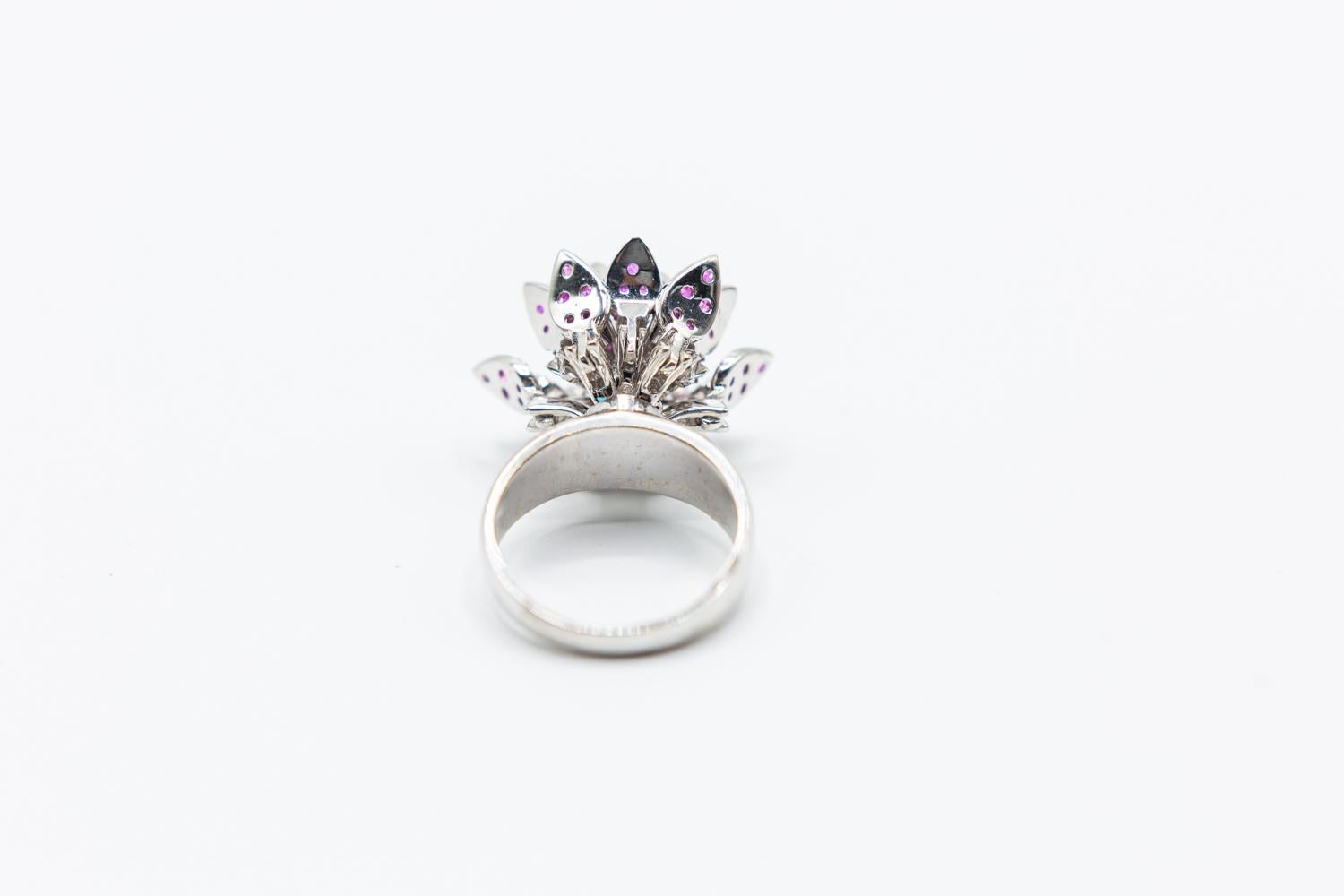 18 Karat Pink Sapphire and Diamond Mobile Flower Ring/Spinner Effy Flower Ring In Good Condition For Sale In Houston, TX
