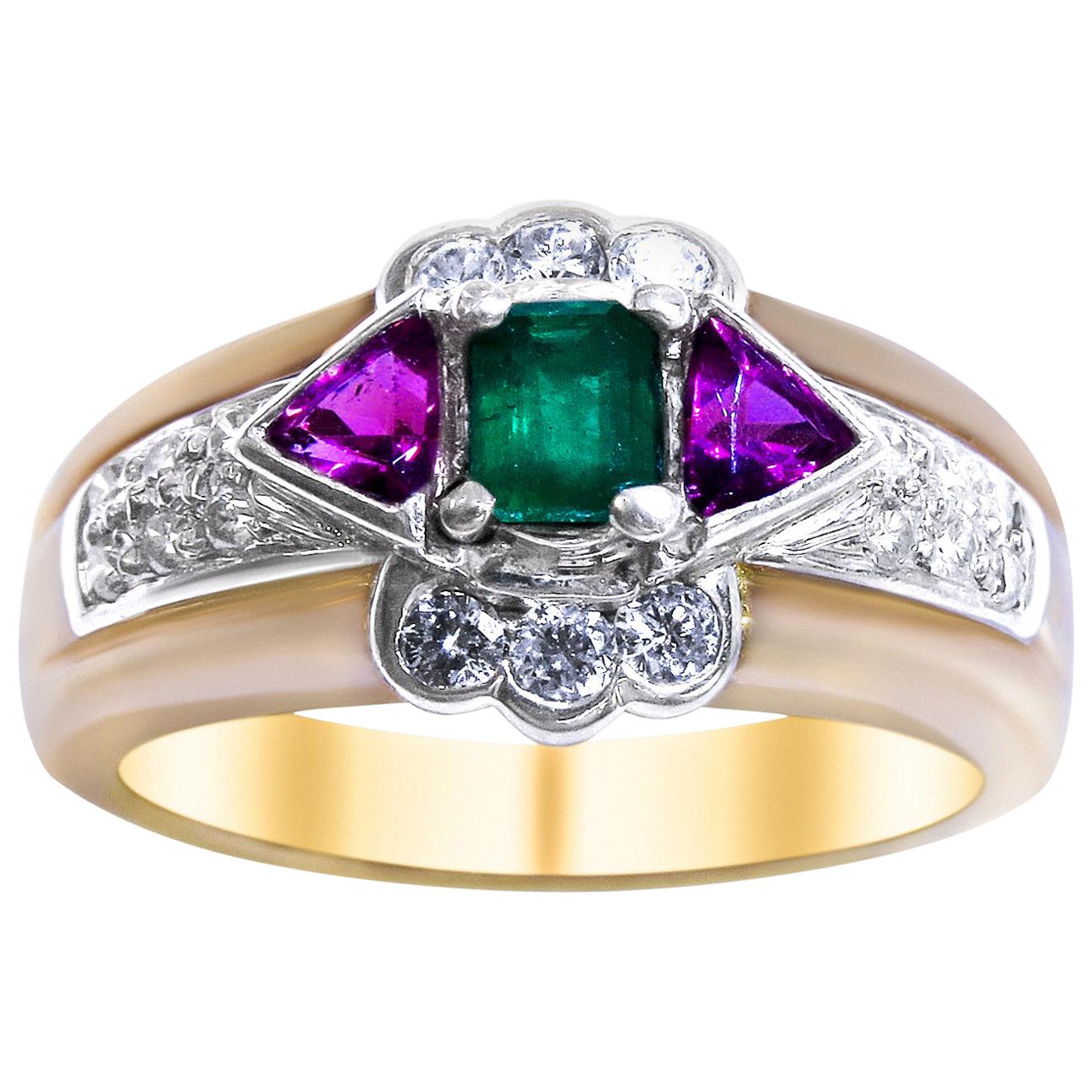 18 Karat Vintage  Platinum, Diamond and Emerald Ladies Ring For Sale